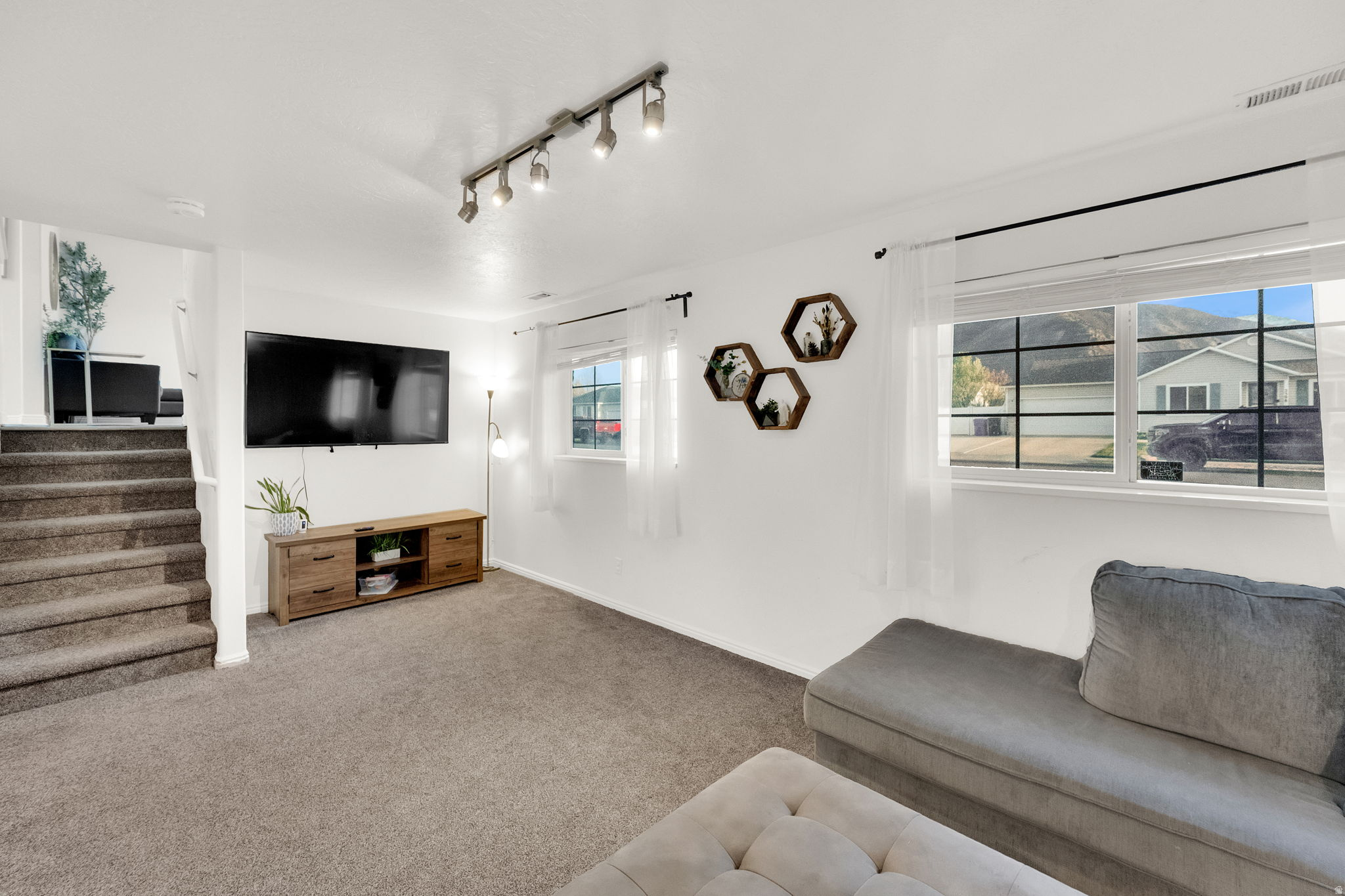 ABSALOM COURT - Residential