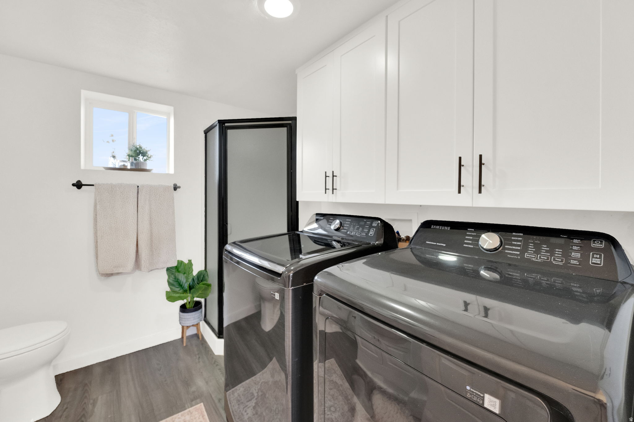 ABSALOM COURT - Residential