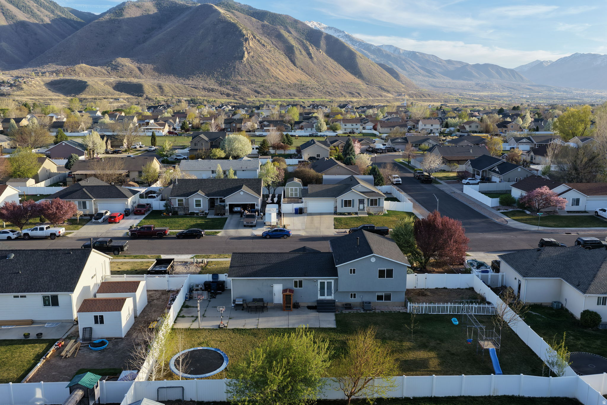 ABSALOM COURT - Residential