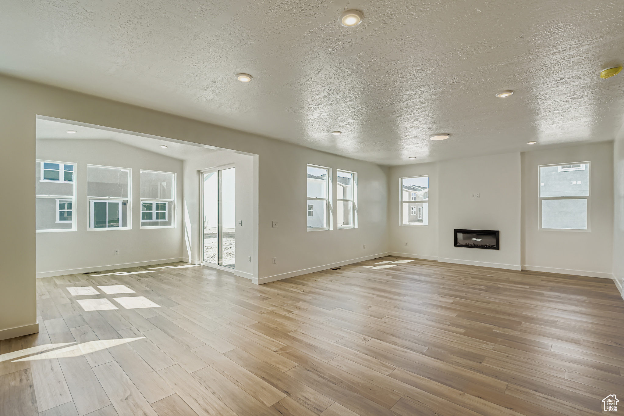 ESTATES AT PINNACLES AT EAGLE MOUNTAIN - Residential