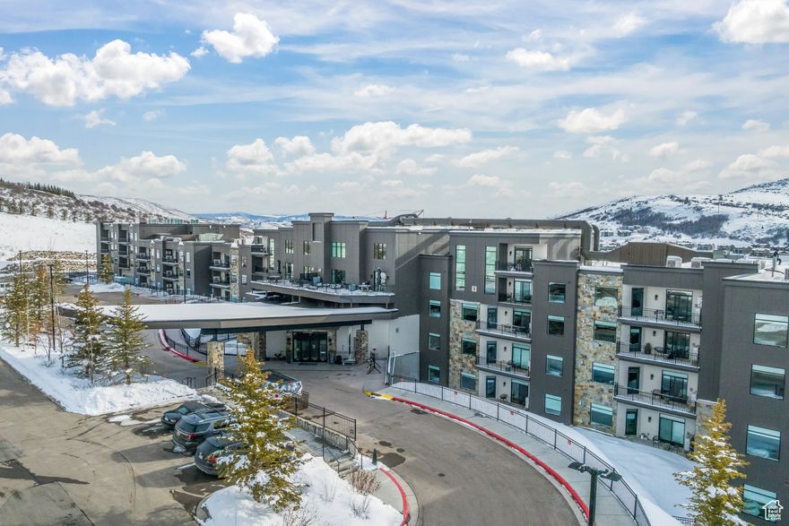 The Black Rock Luxury Condos are in a prefect location for a mountain get away. The condo is move in ready with  upscale Bertazzoni appliance package designer furniture, quartz counters  2 bedroom, 2 bath . The resort has many amenities with an onsite restaurant and bar, pool, hot tub, fitness, sauna and steam room.  Ski shuttle to Park City, Deer Valley and Mainstreet. Hiking and biking trails and access to the Jordanelle Reservoir.  The unit is fully furnished and turnkey move in ready. 2 Bedrooms, 2 bath on the 5th floor with great views ofthe Mountains including Deer Valley East Village.  More amenities are coming and the Ice rink should be finished by lat Fall this year.