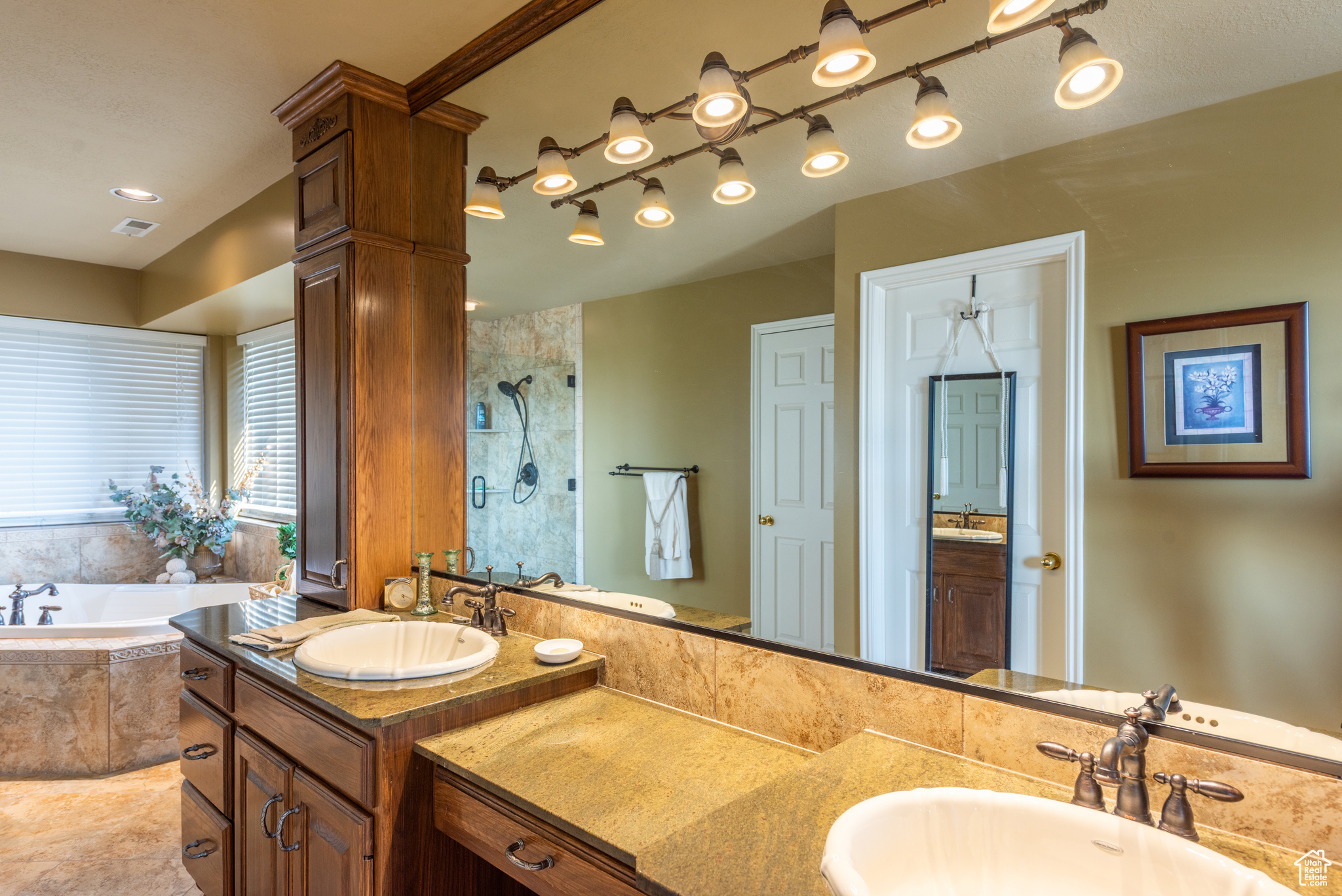 ROLLING HILLS ESTATES SUB - Residential