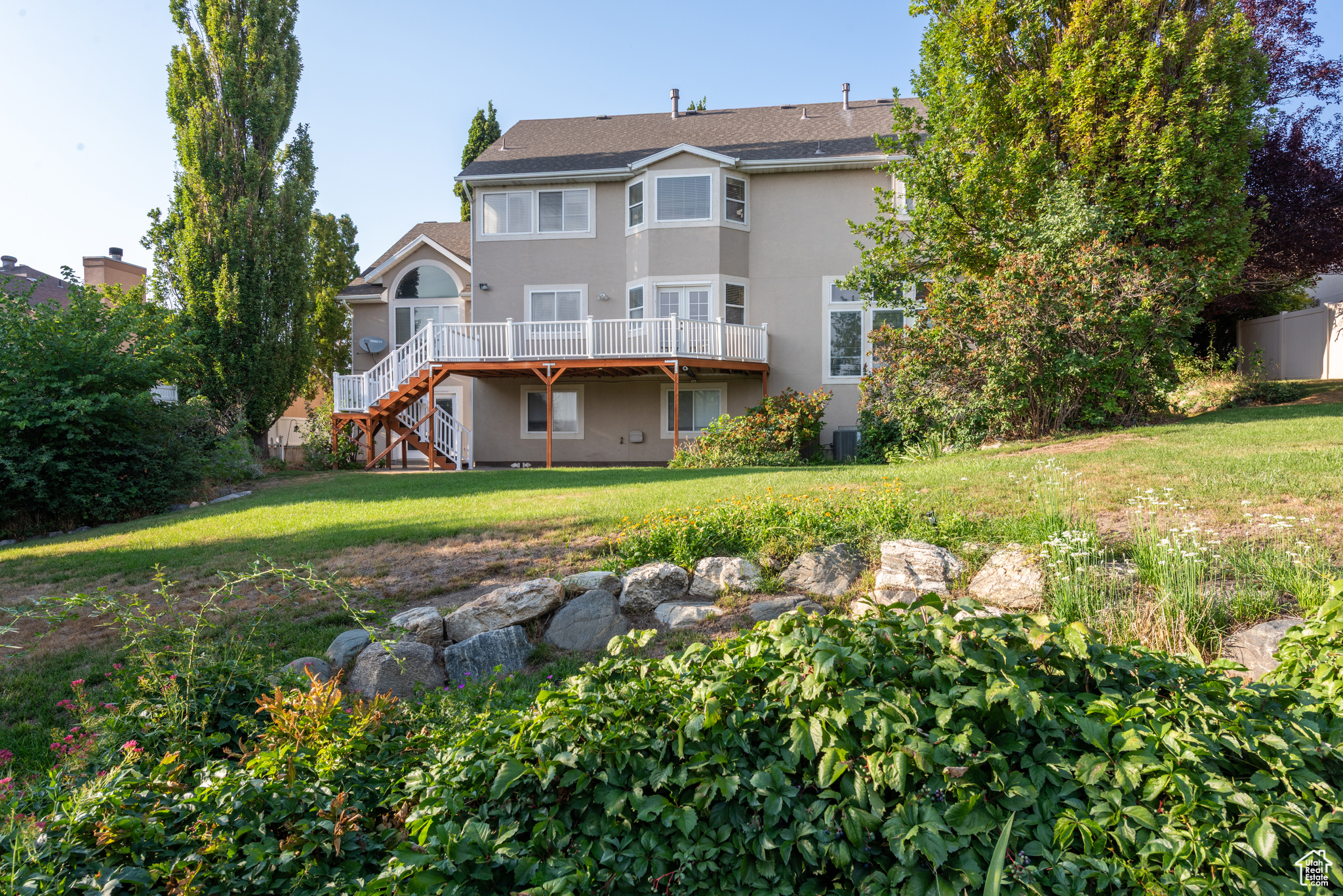 ROLLING HILLS ESTATES SUB - Residential