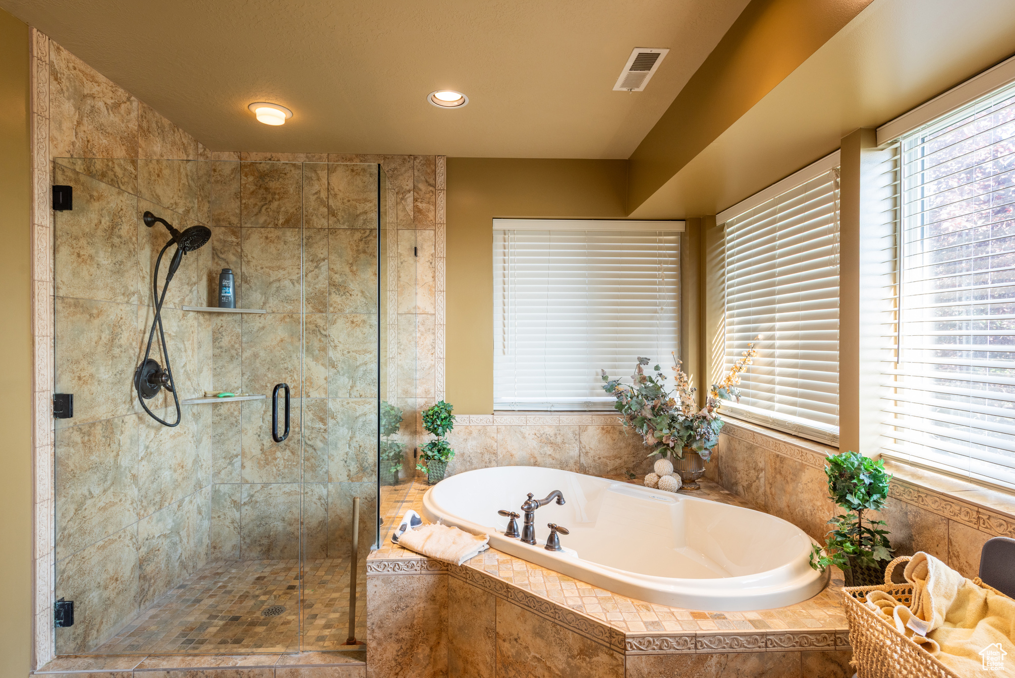 ROLLING HILLS ESTATES SUB - Residential