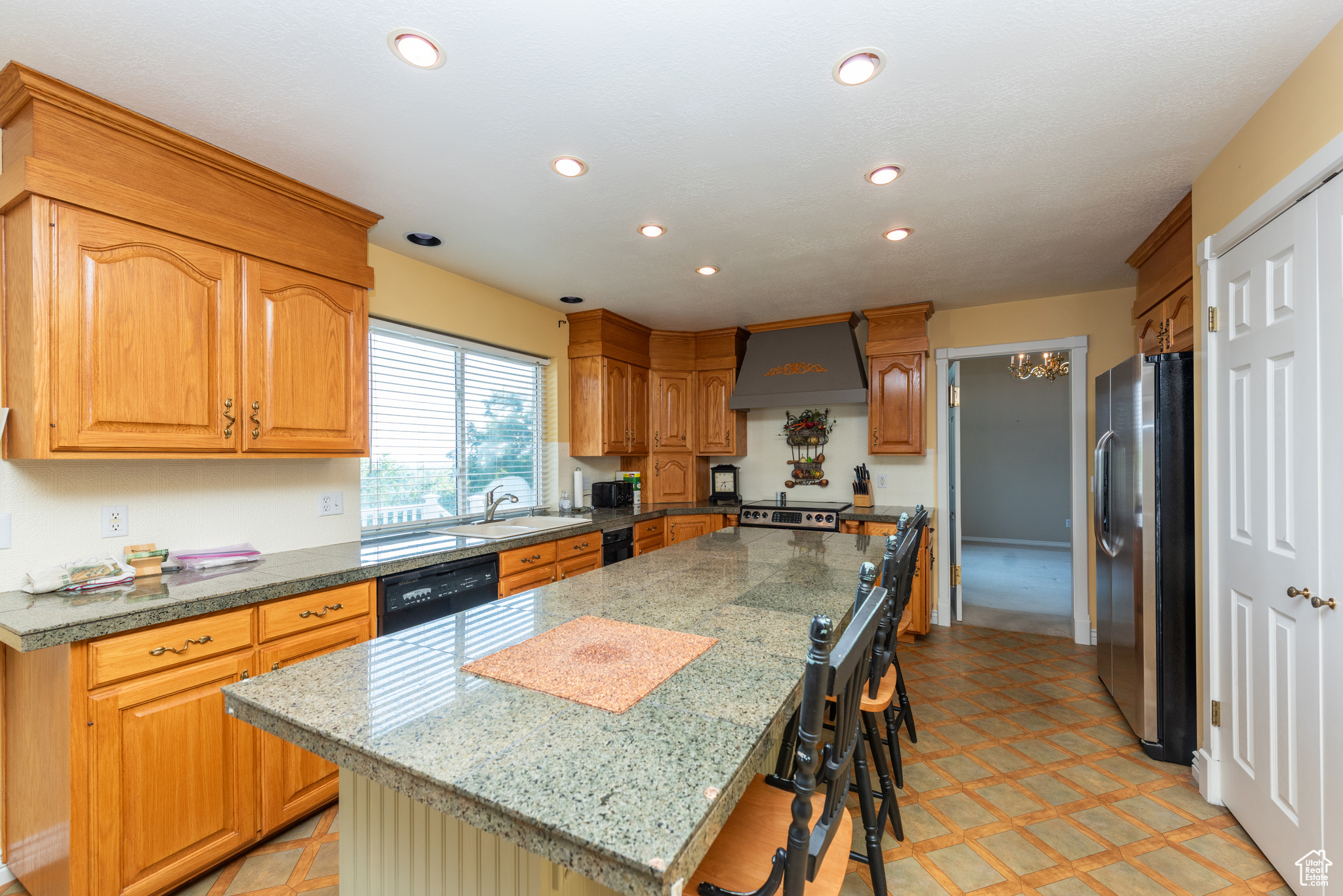 ROLLING HILLS ESTATES SUB - Residential