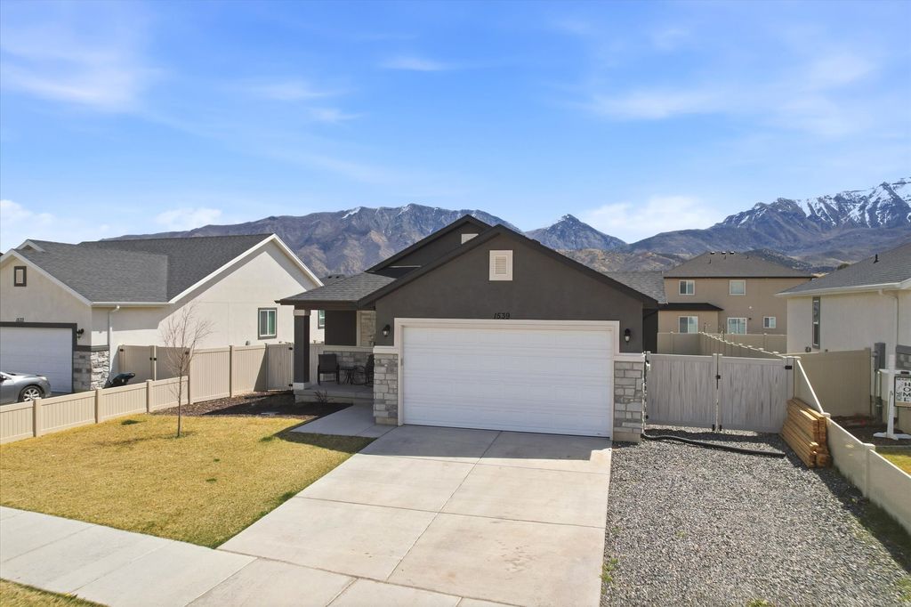 Photo of 1539 S SAGEBERRY DR, Santaquin, UT 84655 (MLS # 2149928)
