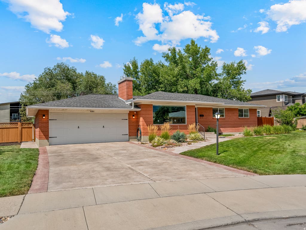Photo of 1081 E WESLEY RD, Murray, UT 84117 (MLS # 2175856)