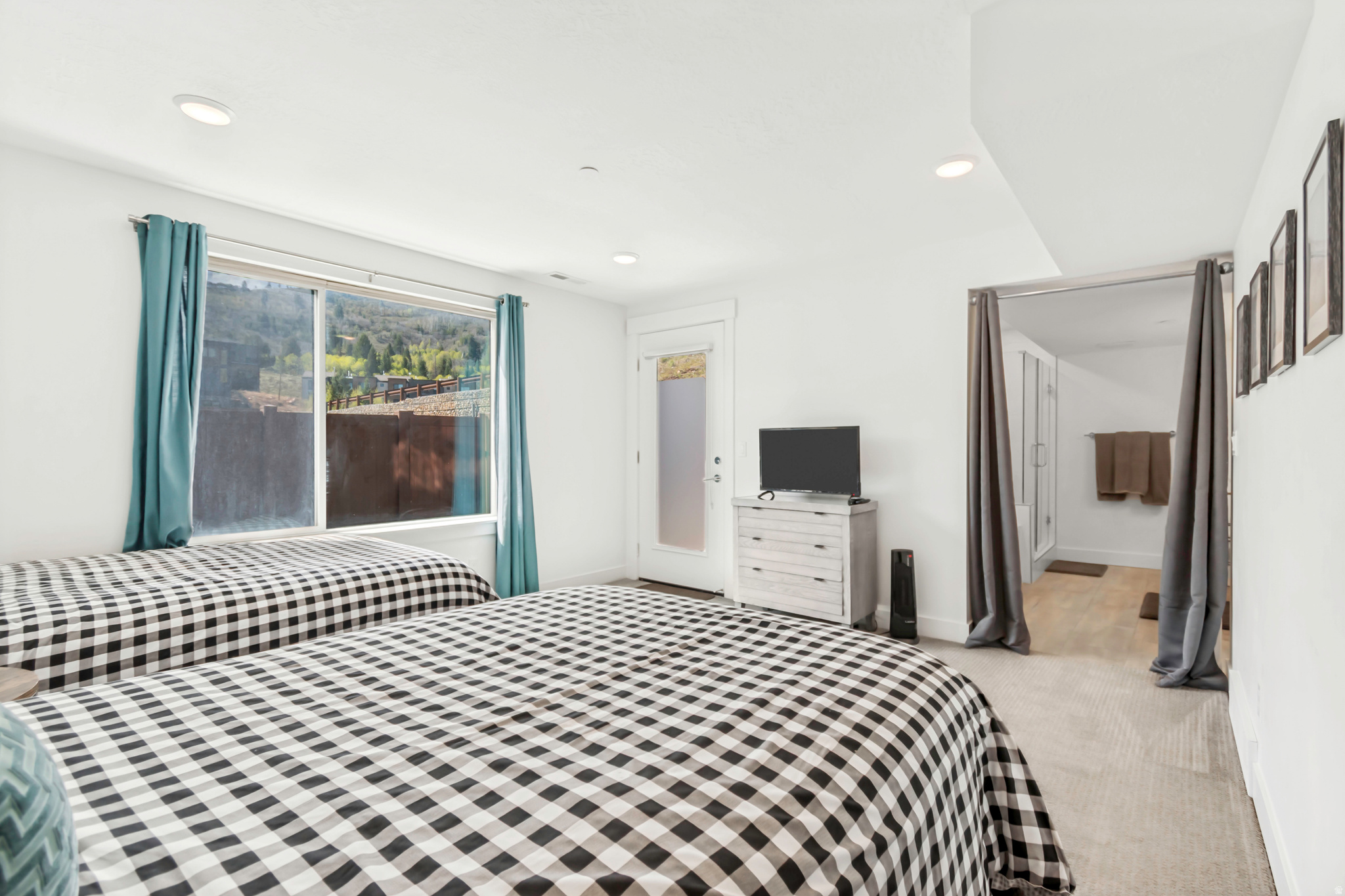 DISCOVERY RIDGE PHAS - Residential