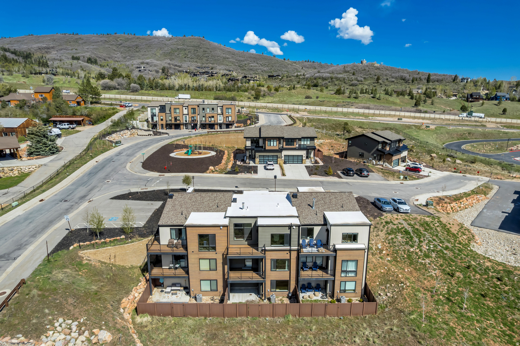 DISCOVERY RIDGE PHAS - Residential