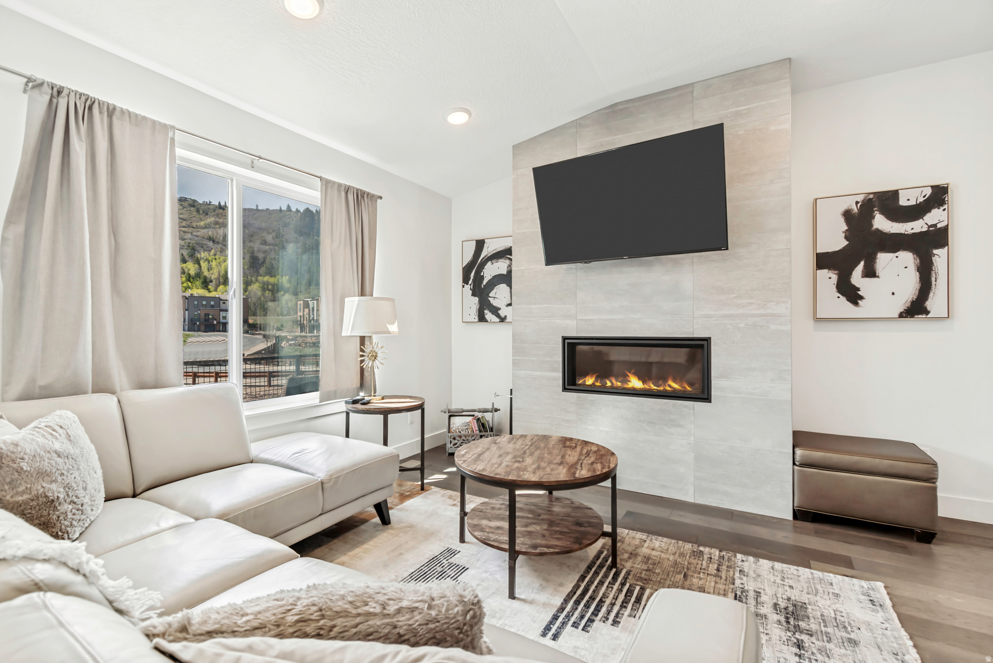 DISCOVERY RIDGE PHAS - Residential