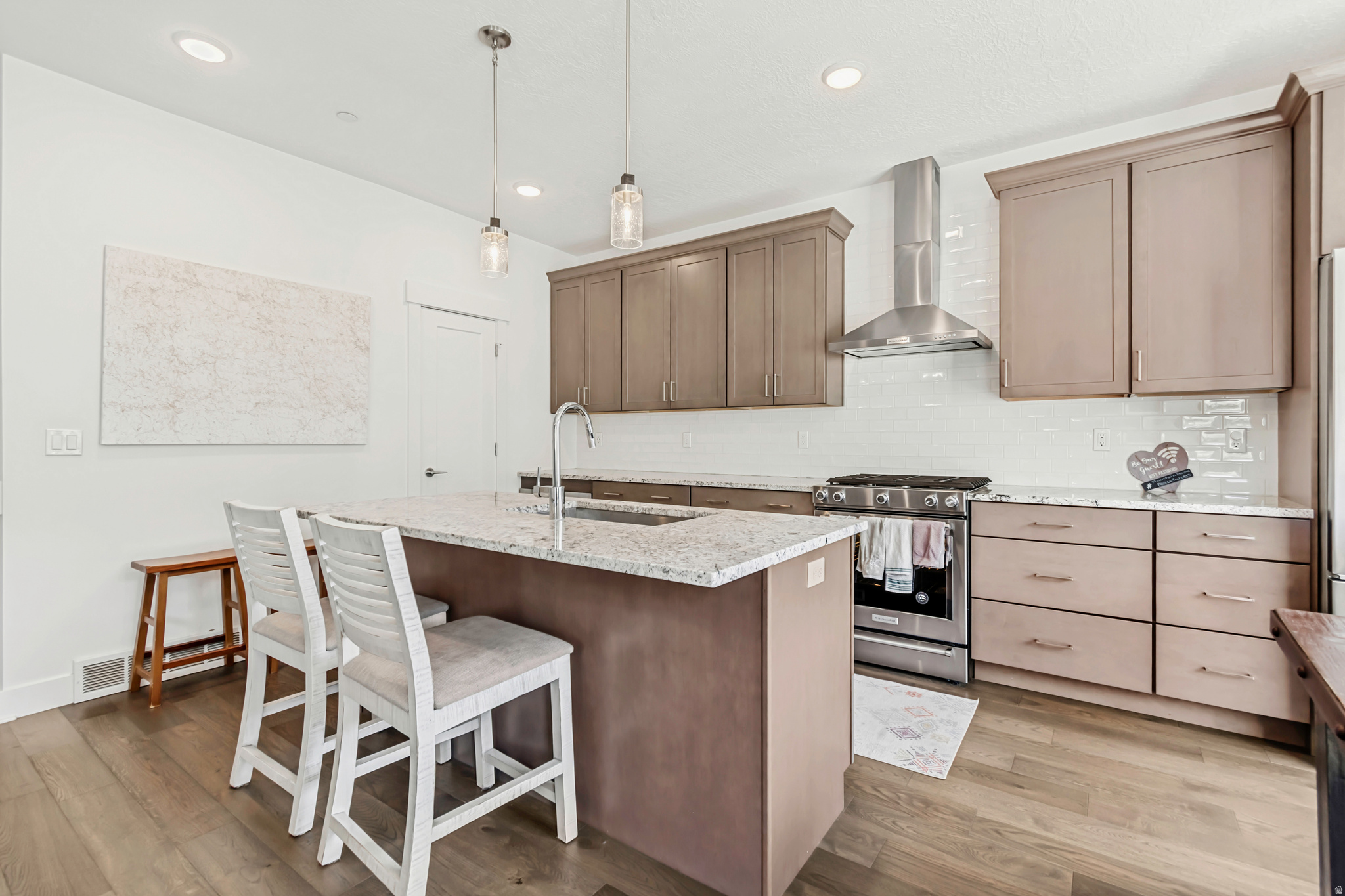 DISCOVERY RIDGE PHAS - Residential