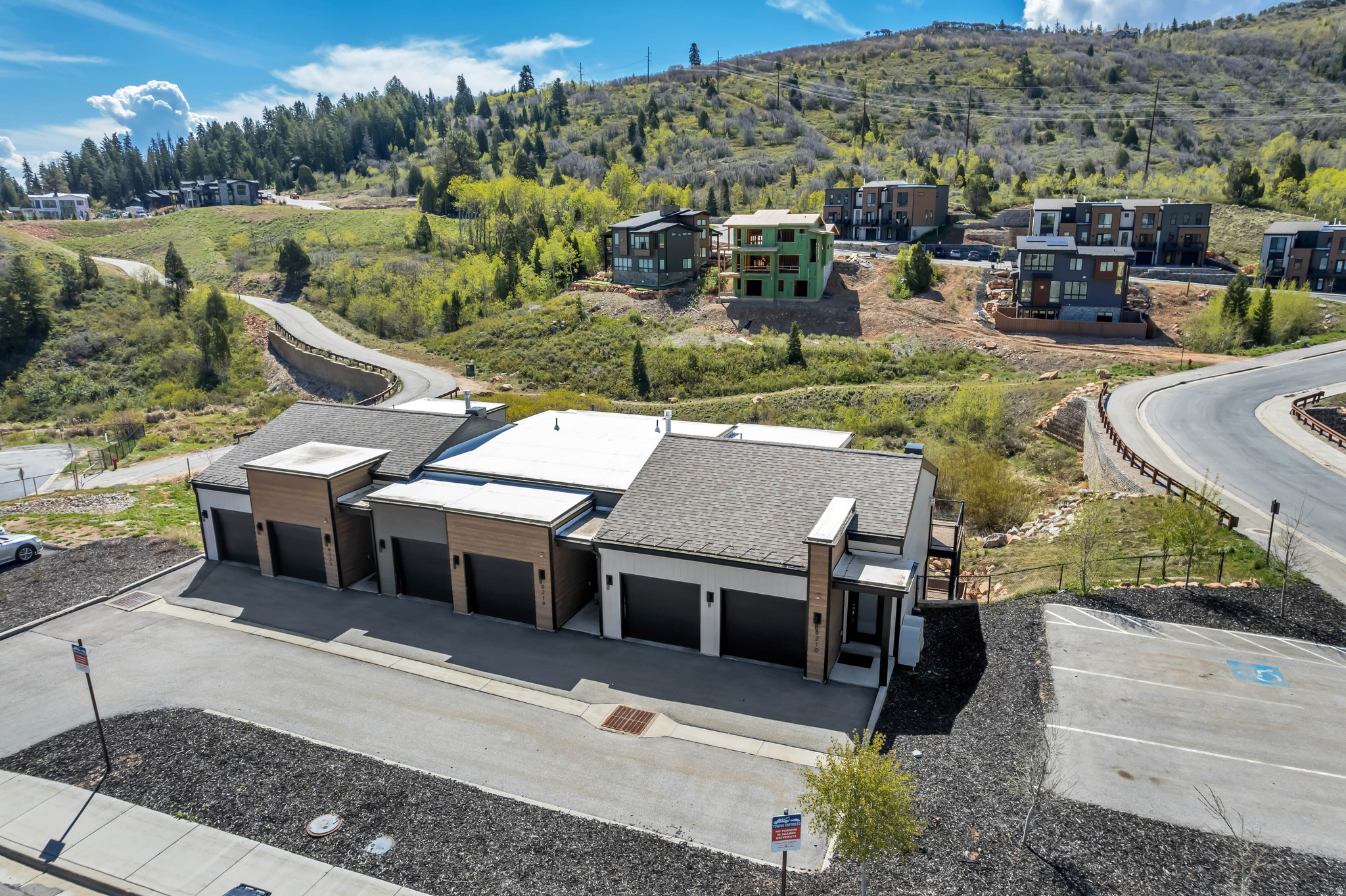 DISCOVERY RIDGE PHAS - Residential