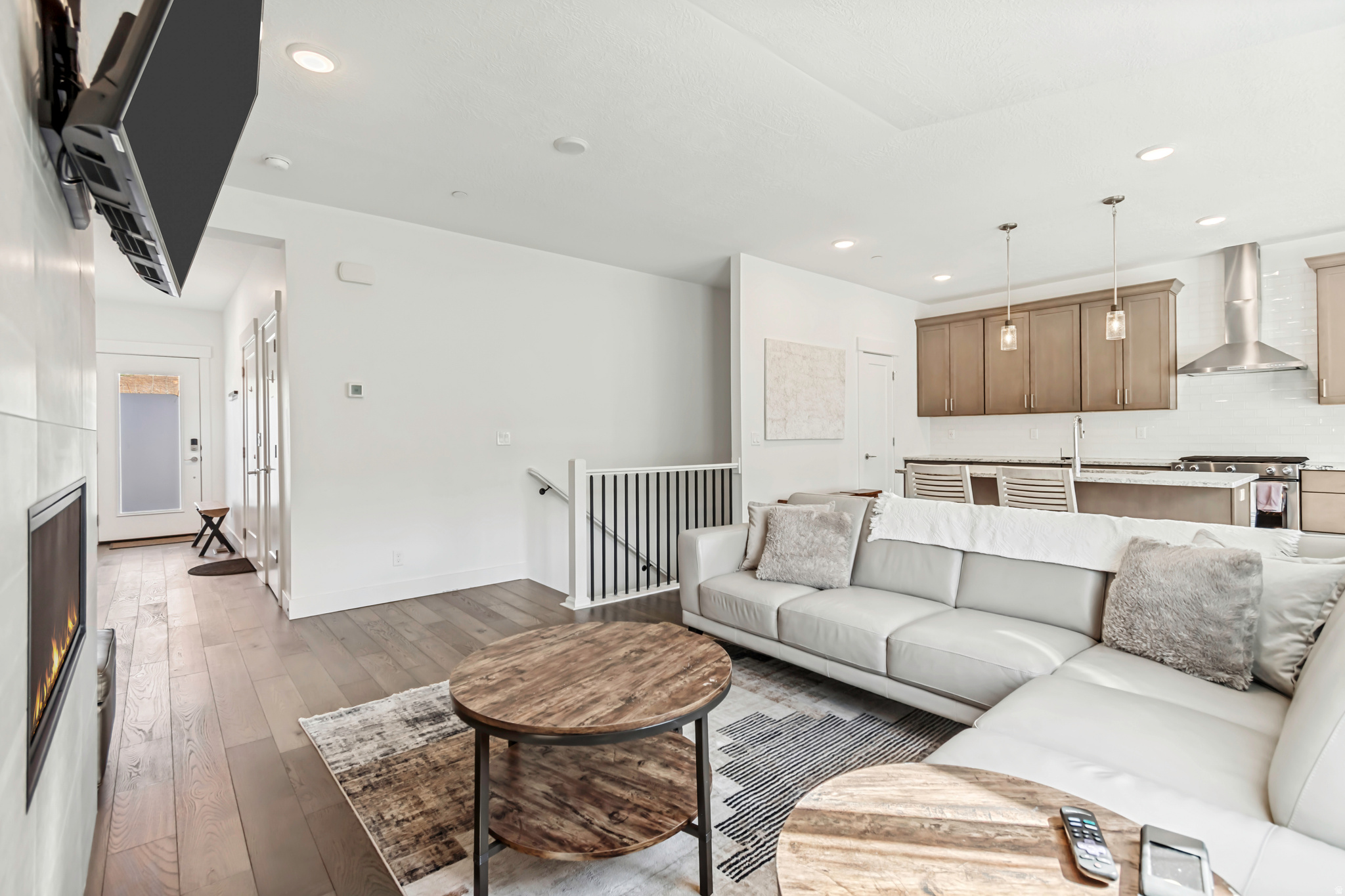 DISCOVERY RIDGE PHAS - Residential