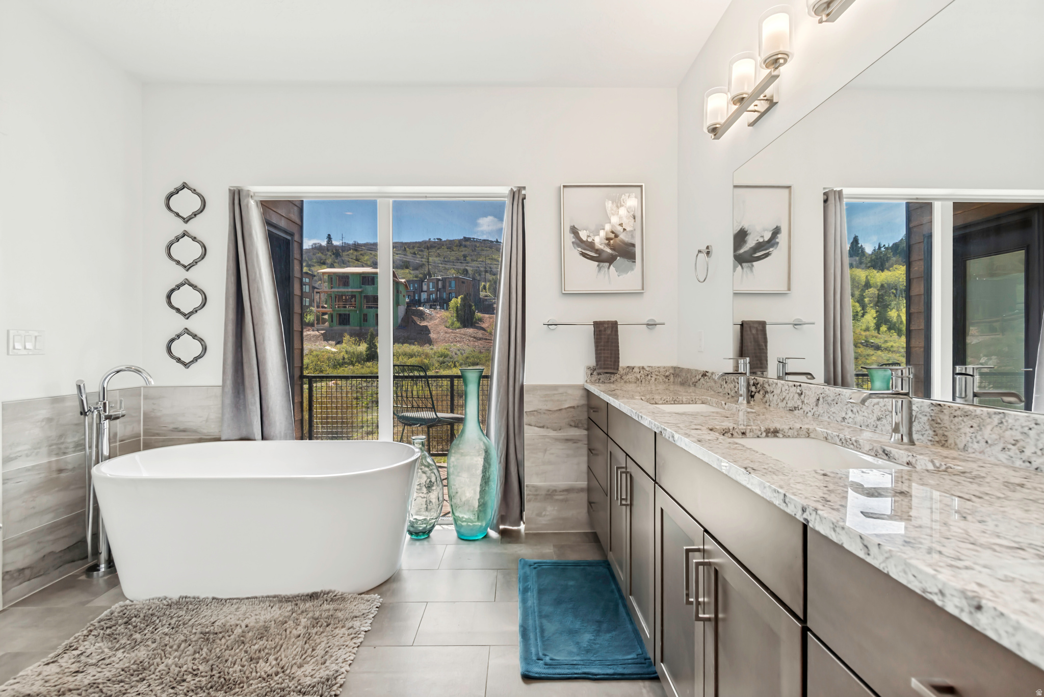 DISCOVERY RIDGE PHAS - Residential