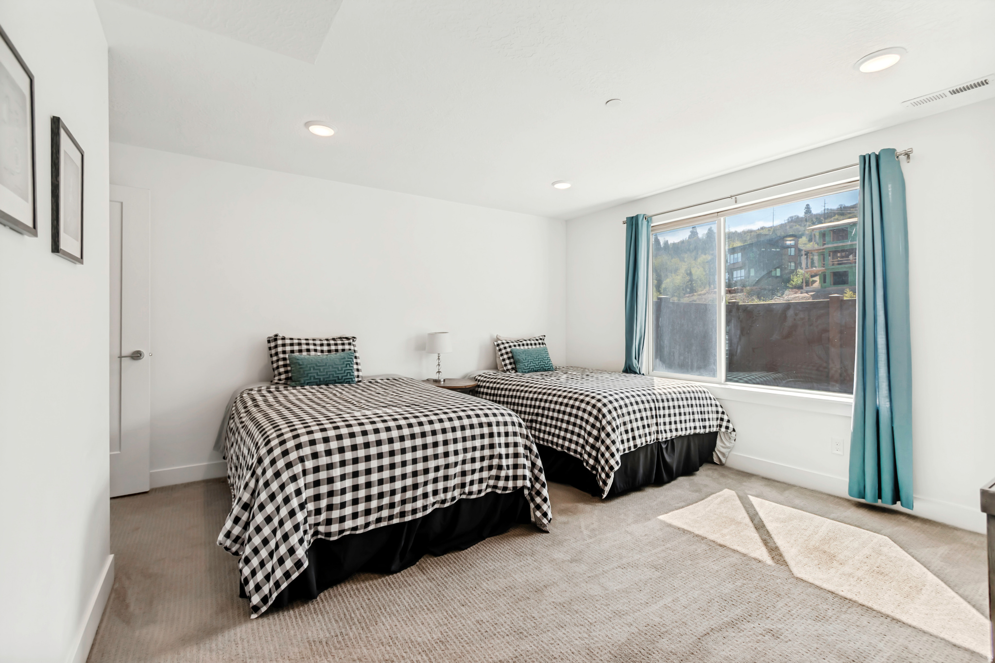 DISCOVERY RIDGE PHAS - Residential