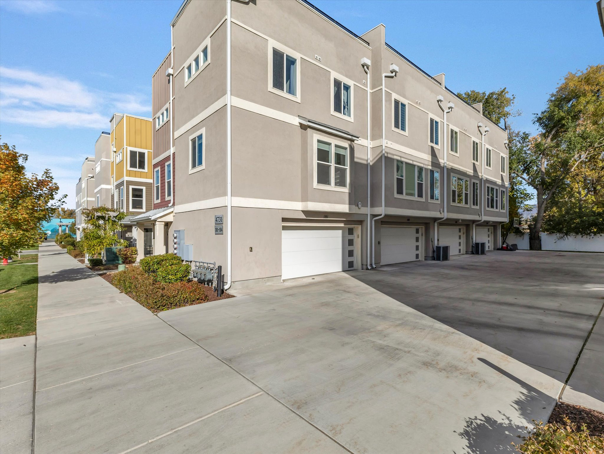 GRANTON SQUARE - Residential