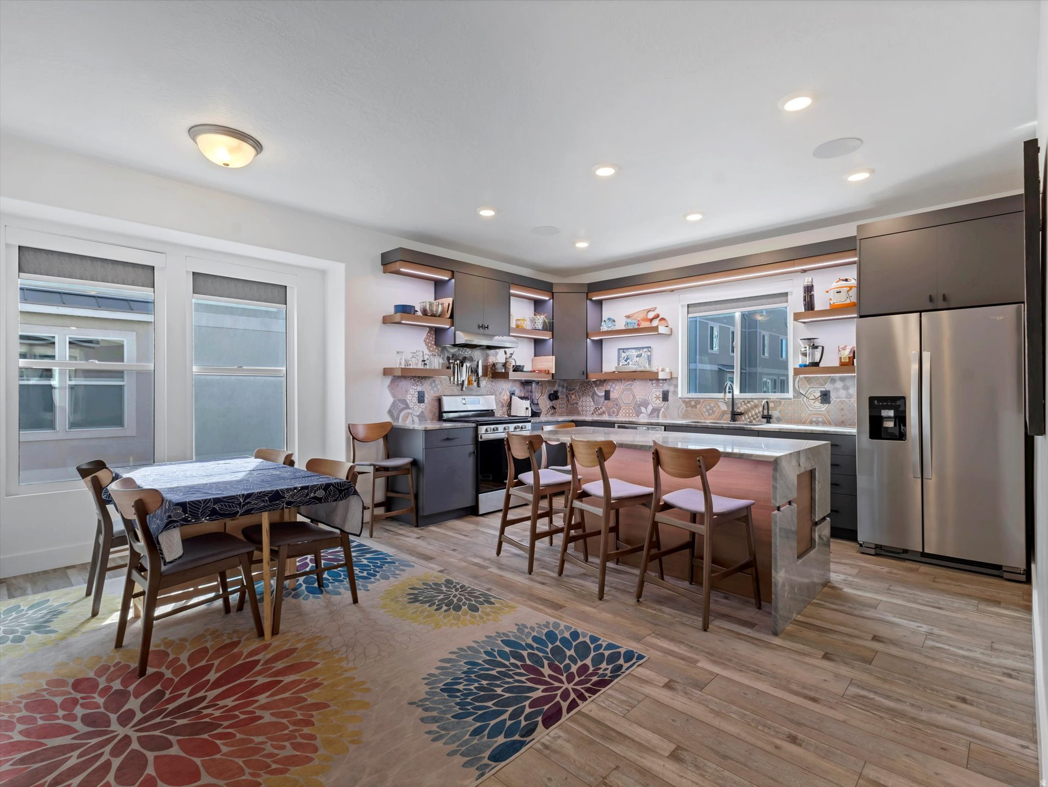 GRANTON SQUARE - Residential