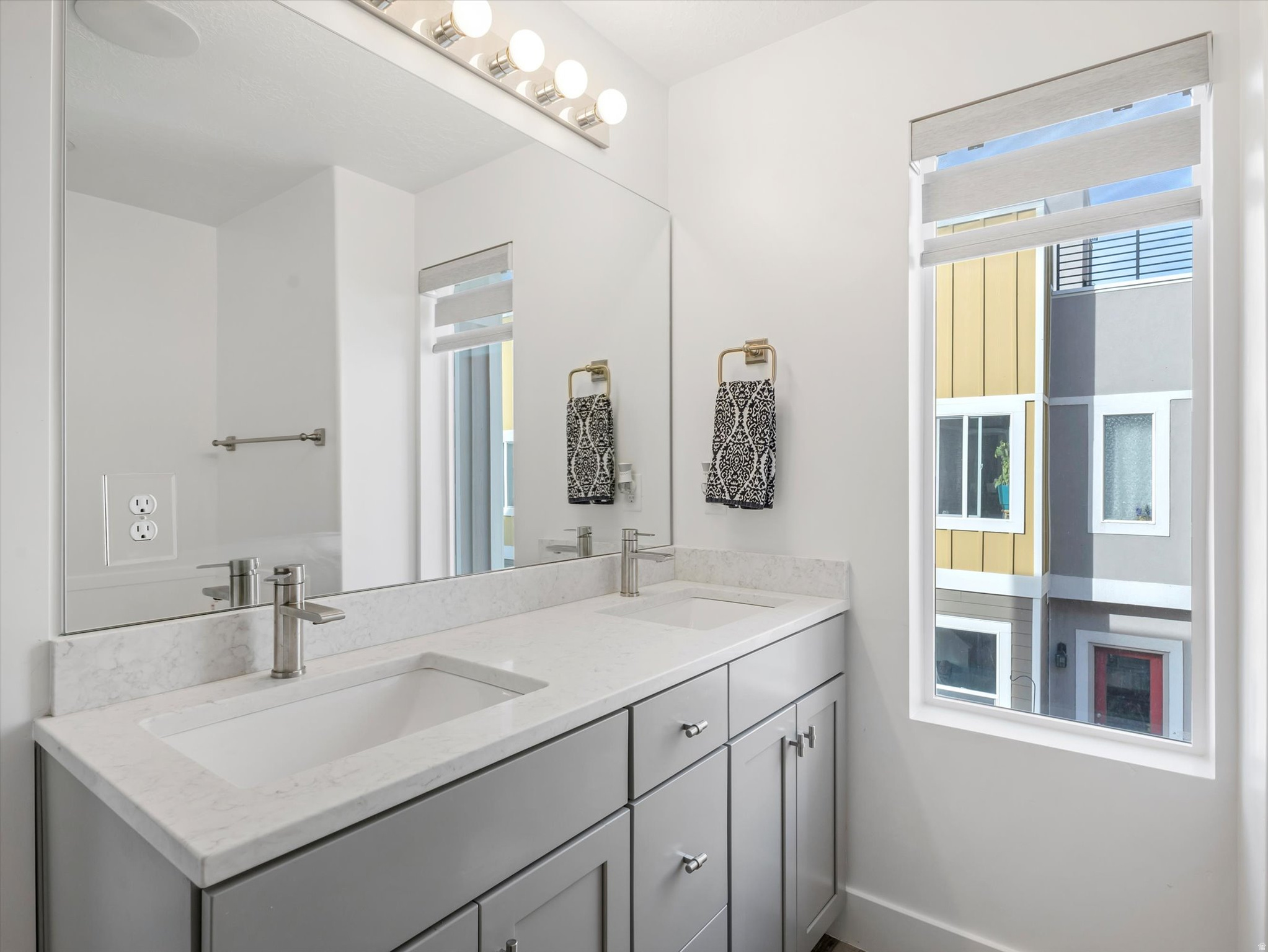 GRANTON SQUARE - Residential