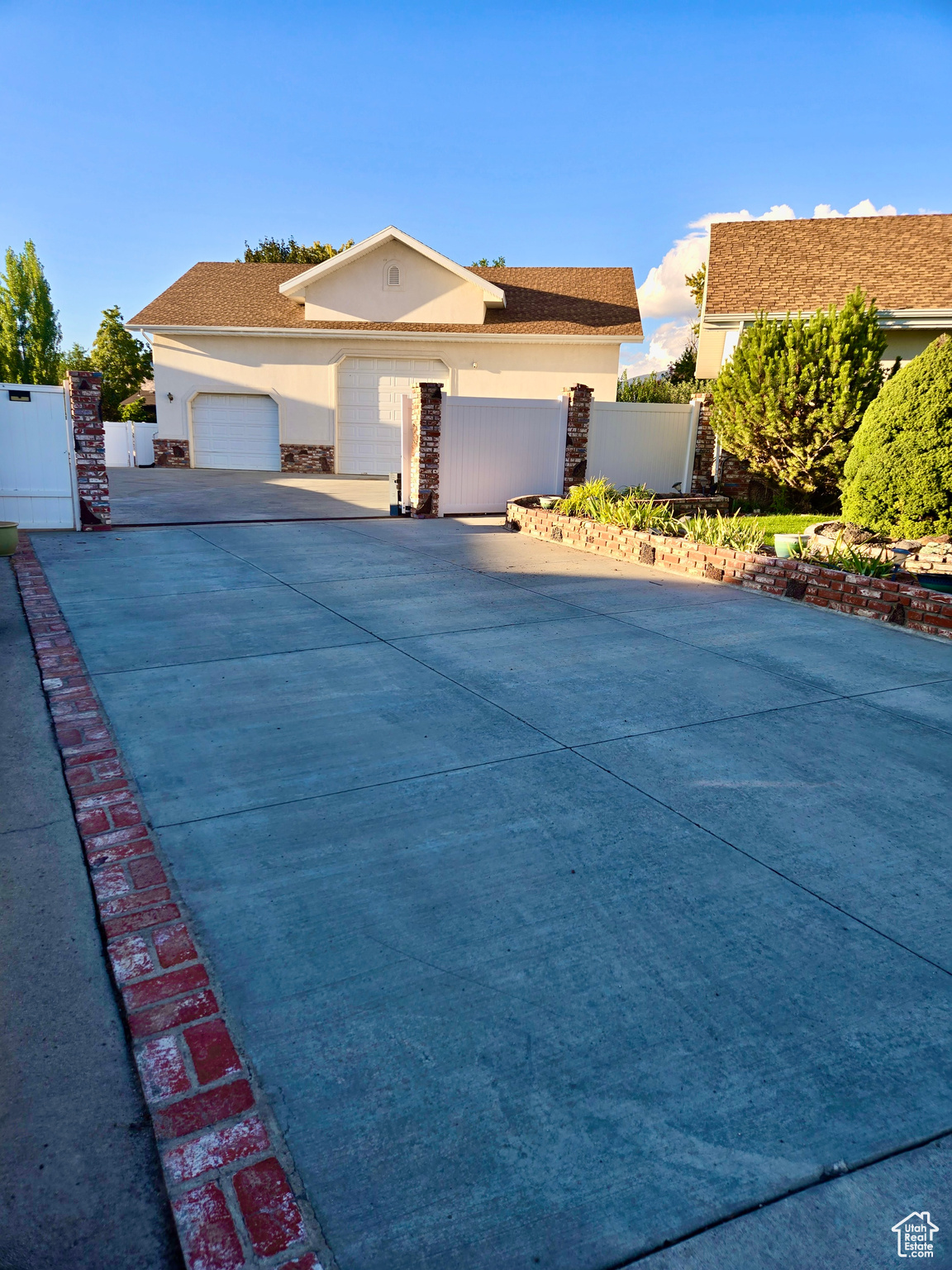 STEEPLE CHASE - Residential
