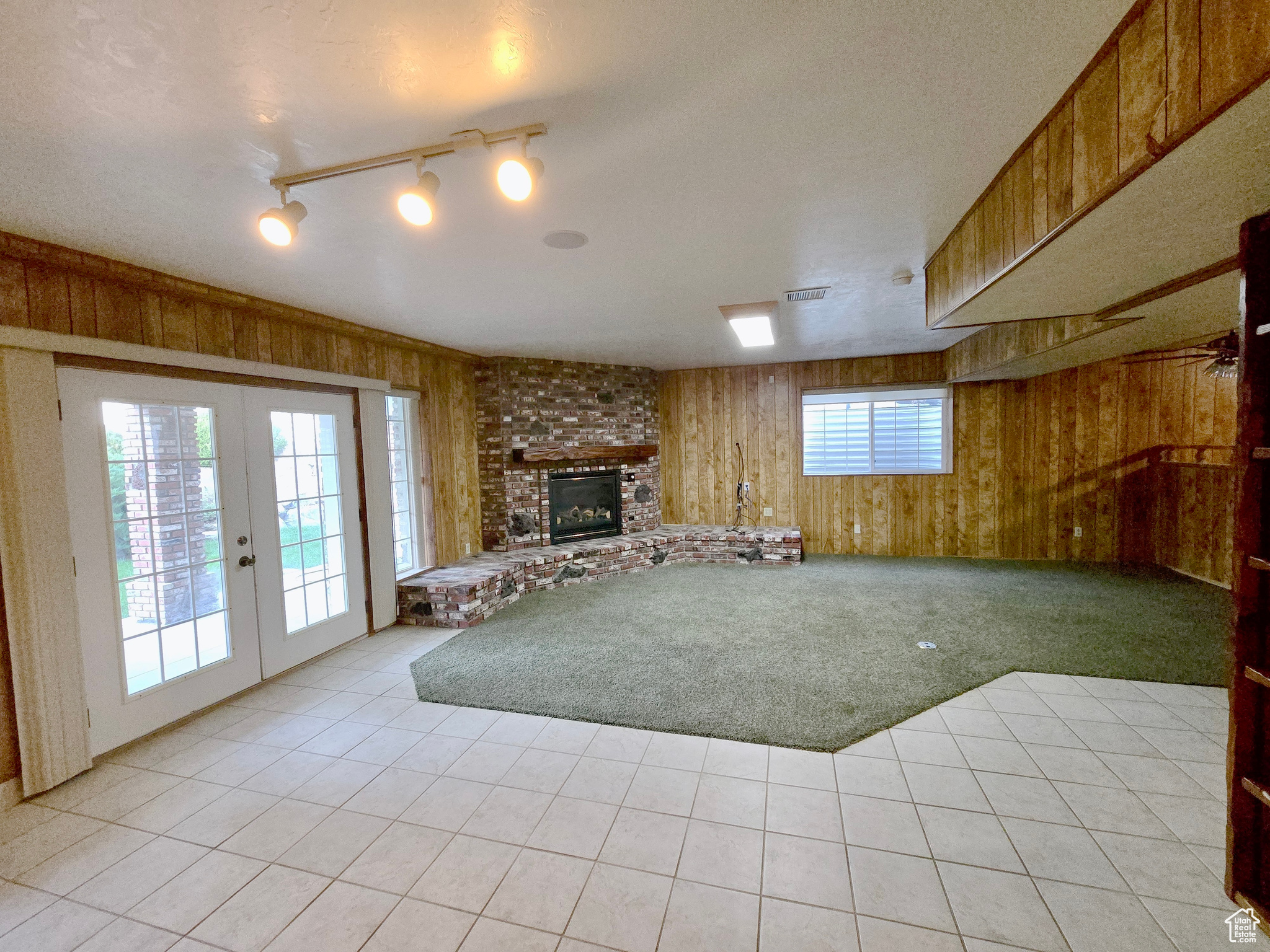 STEEPLE CHASE - Residential