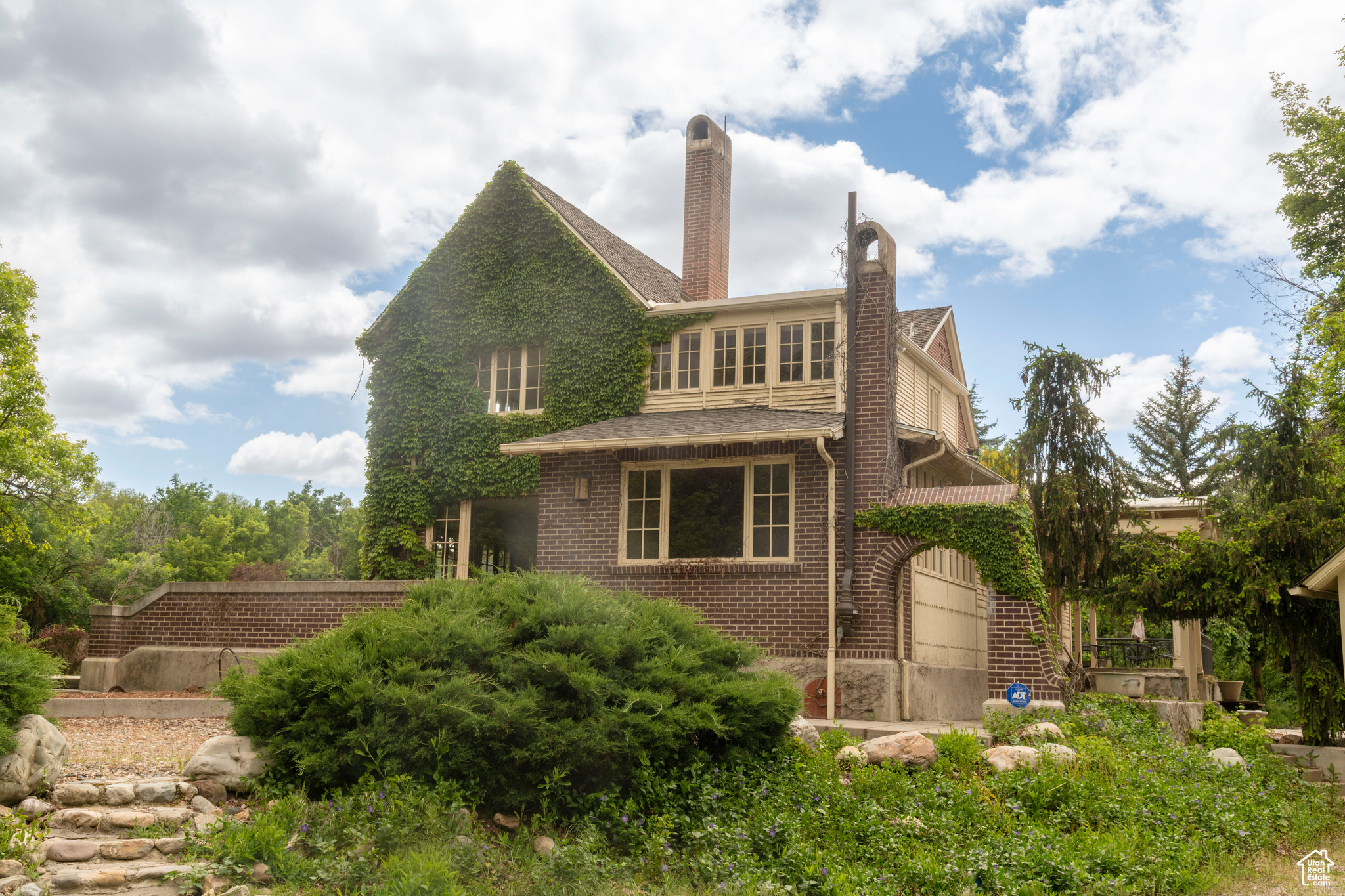 MOYLE PARK - Residential