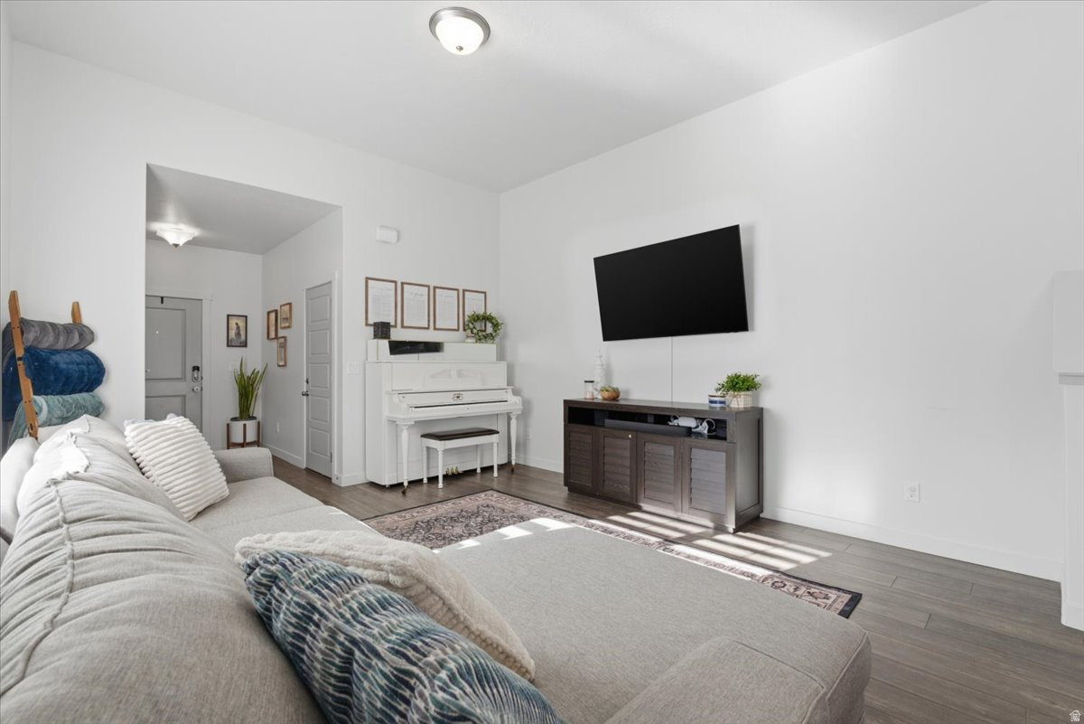 OVERLAND - Residential