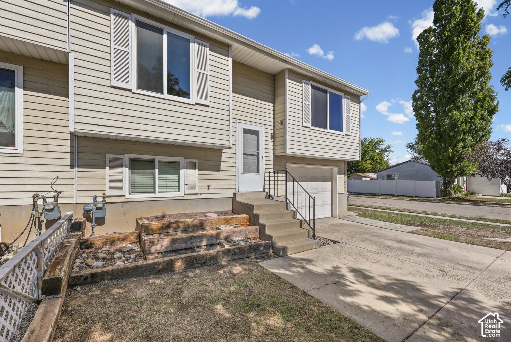 Photo of 1428 W TWIN OAKS DR S, West Jordan, UT 84088 (MLS # 2188314)