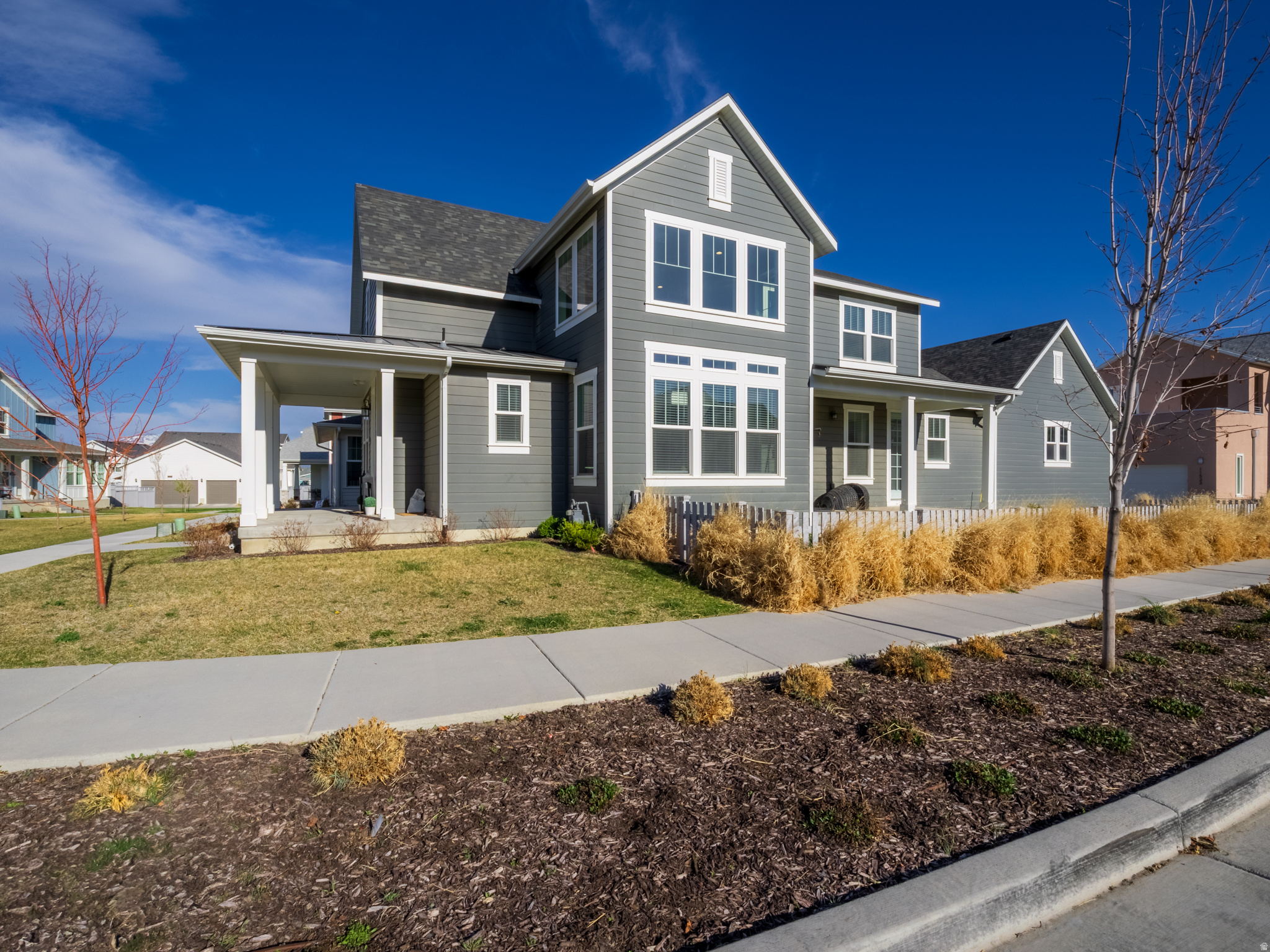 DAYBREAK - Residential