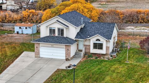 Photo of 3277 W 13120 S, Riverton, UT 84065 (MLS # 2123202)