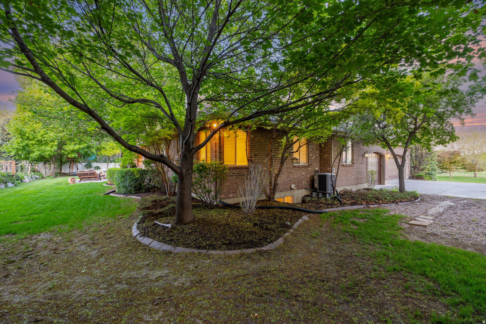 DRY CREEK BENCH - Residential