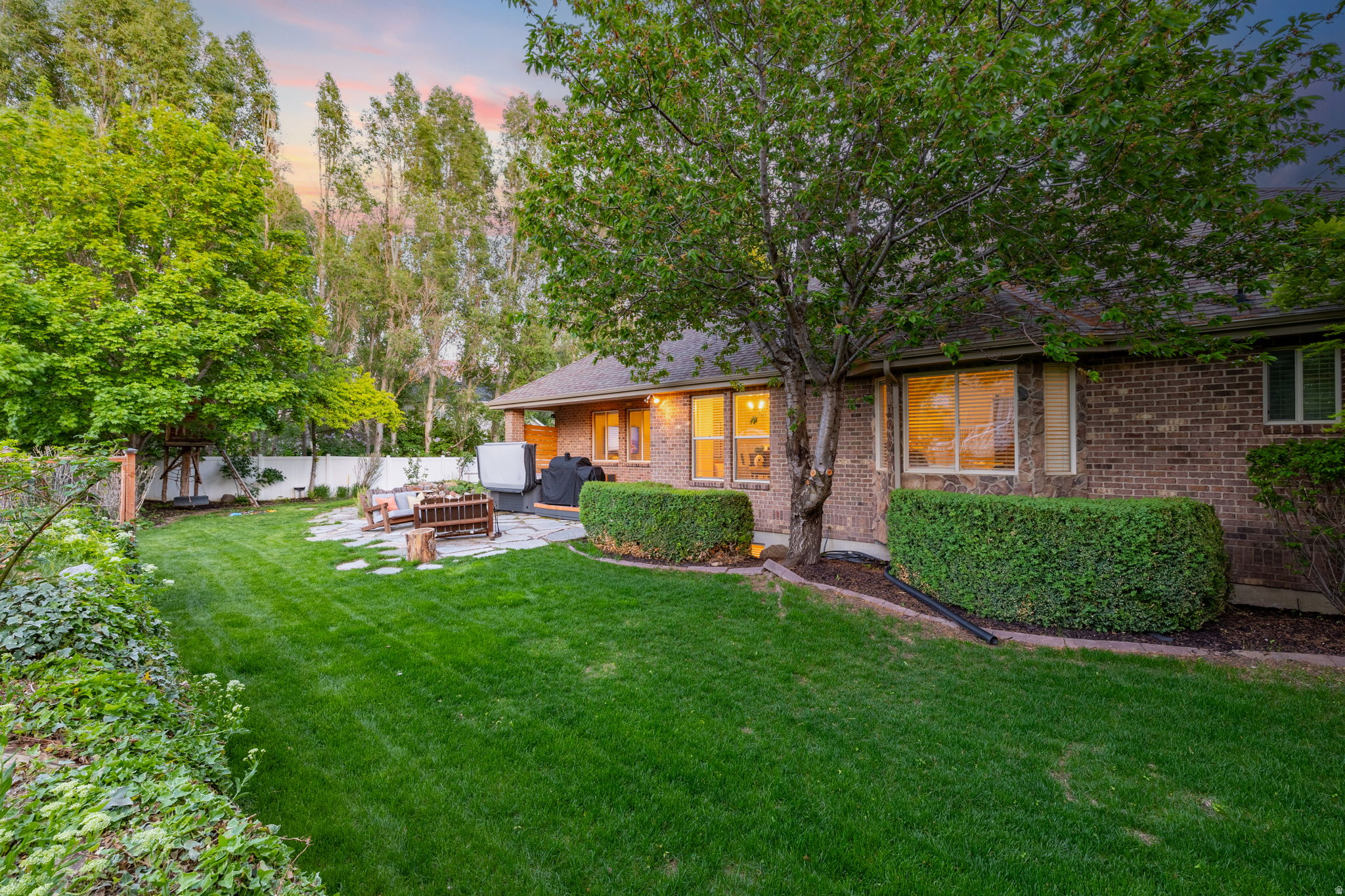 DRY CREEK BENCH - Residential
