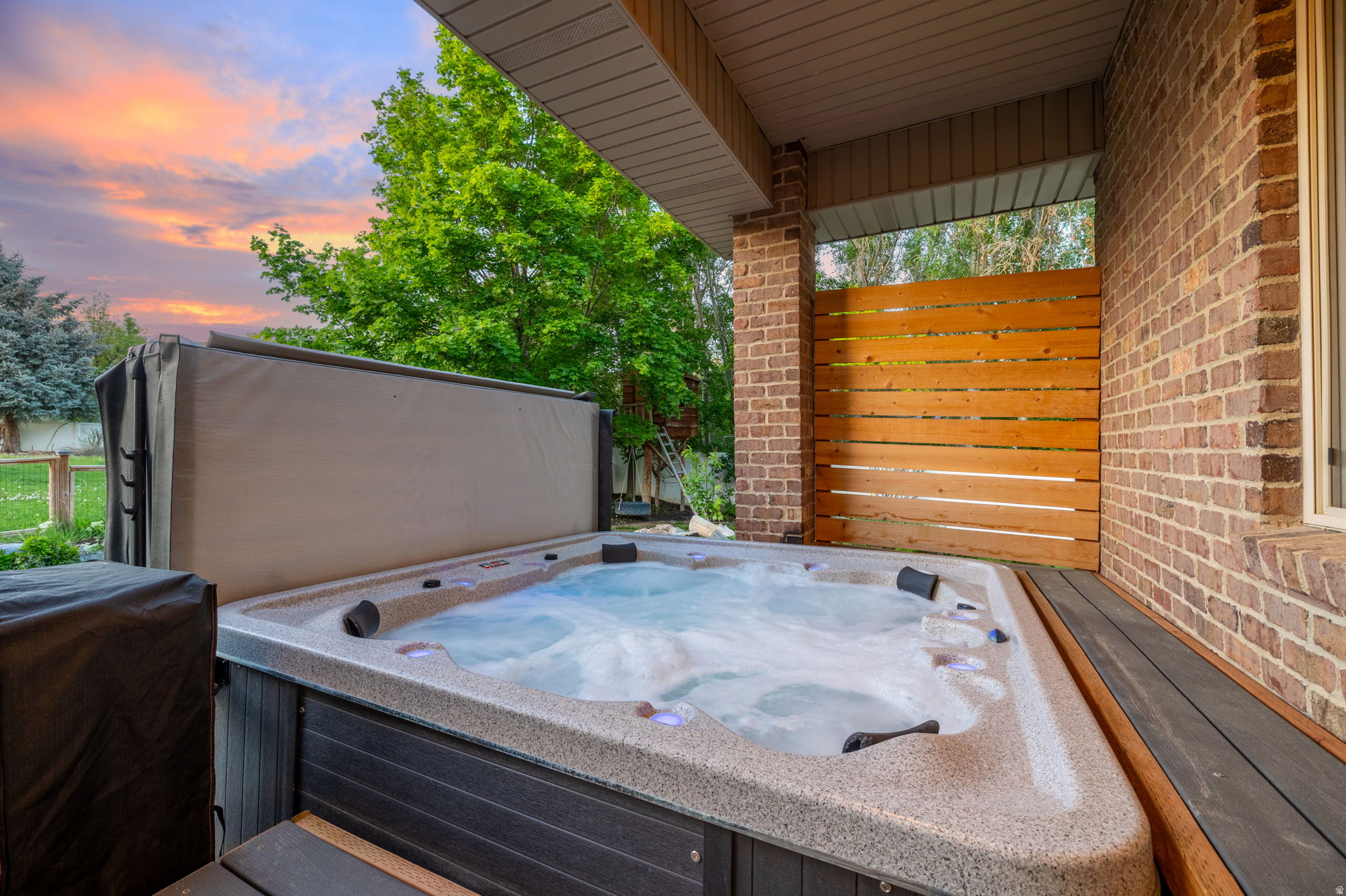 DRY CREEK BENCH - Residential