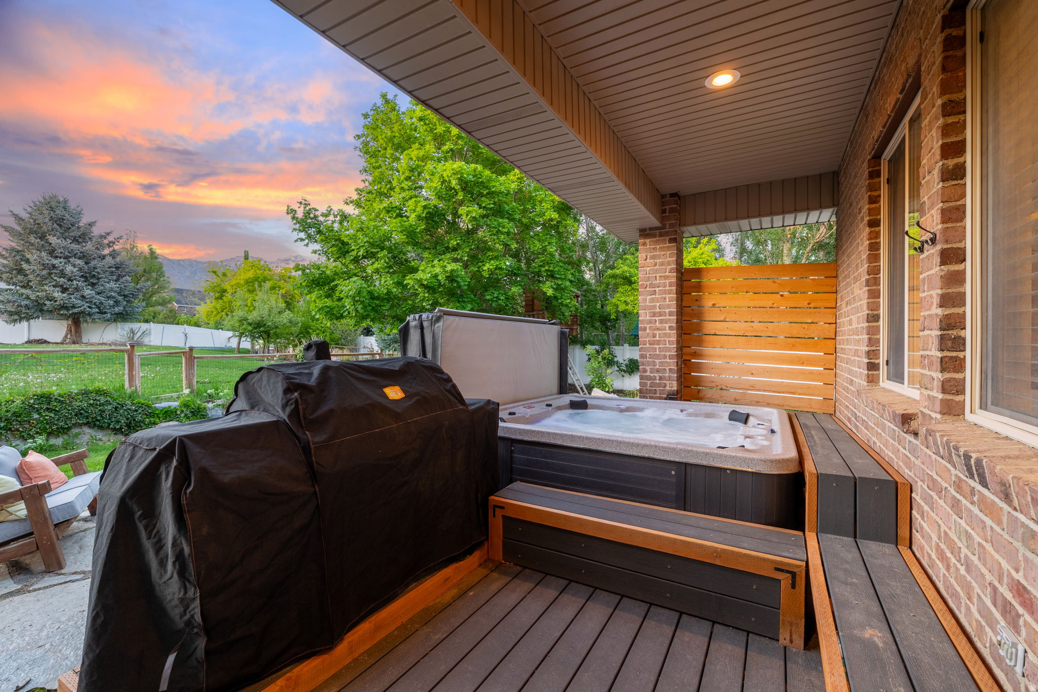 DRY CREEK BENCH - Residential