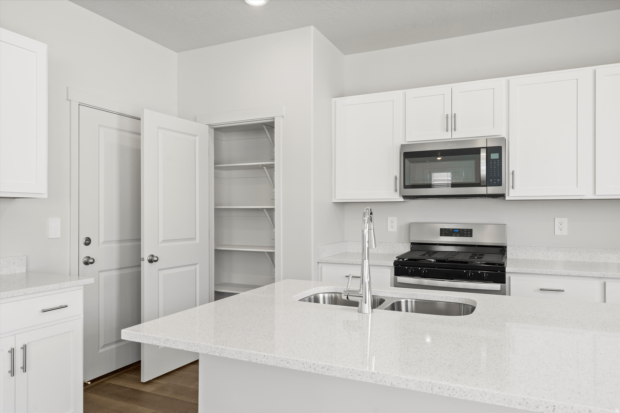 VISTA MEADOWS - Residential