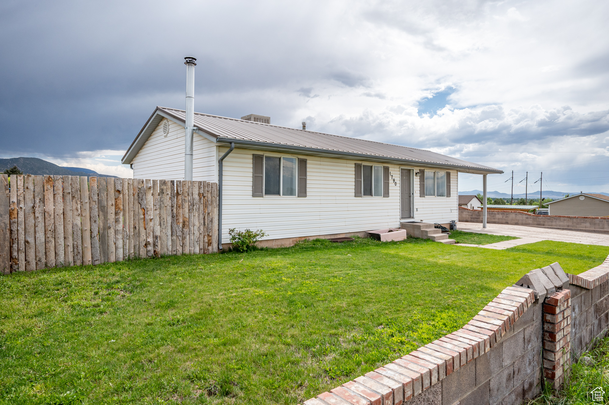 1790 E Homestead Blvd, Enoch, Utah image 2