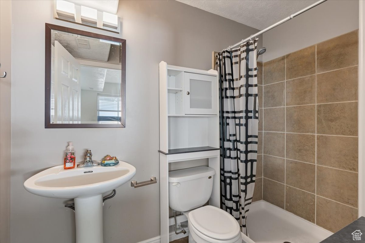 LINDSEY ESTATES - Residential