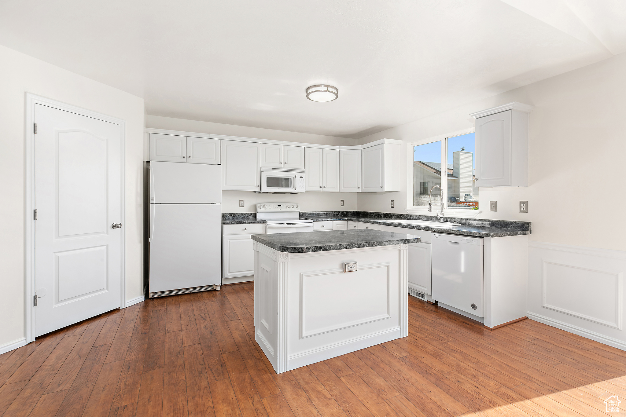 SUNSET COVE - Residential