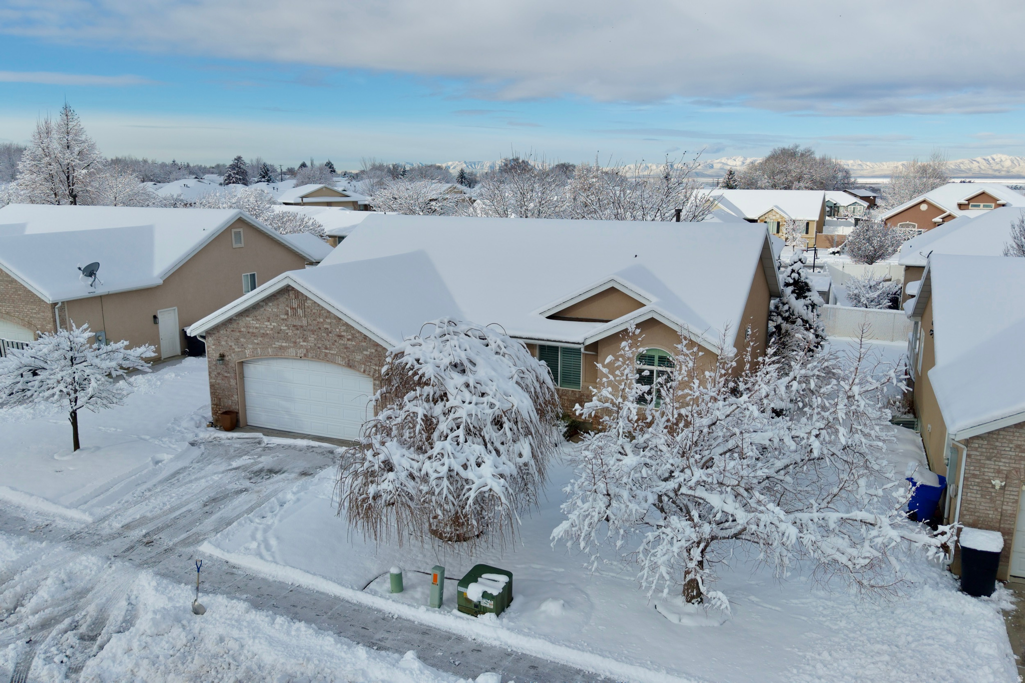 ROCKWELL ESTATES - Residential