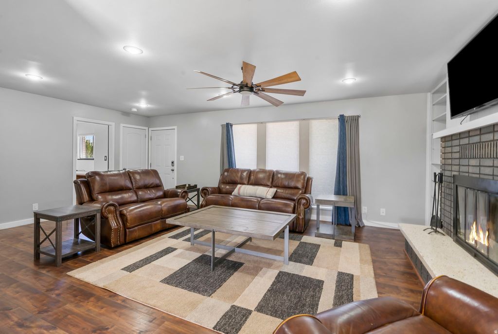 Photo of 375 W 100 N, Richfield, UT 84701 (MLS # 2141198)