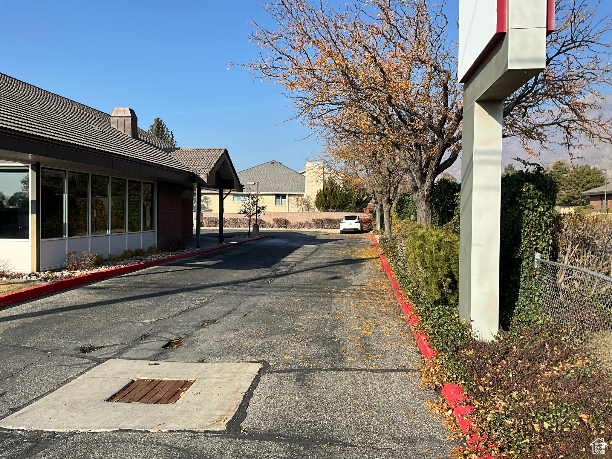 FORMER WELLS FARGO BANK BUILDING - Commercial Lease