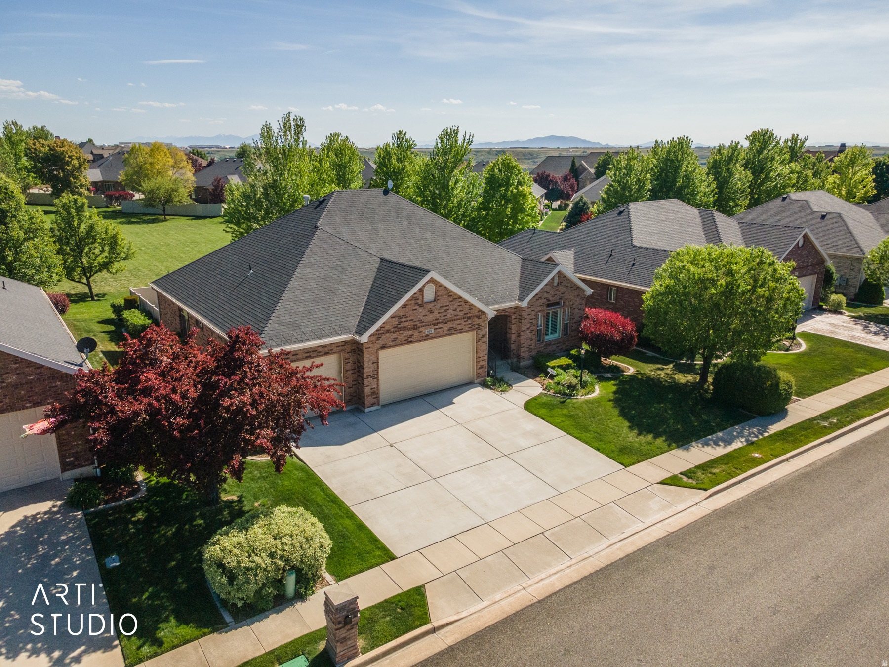 STONERIDGE AT PLEASANT VALLEY - Residential