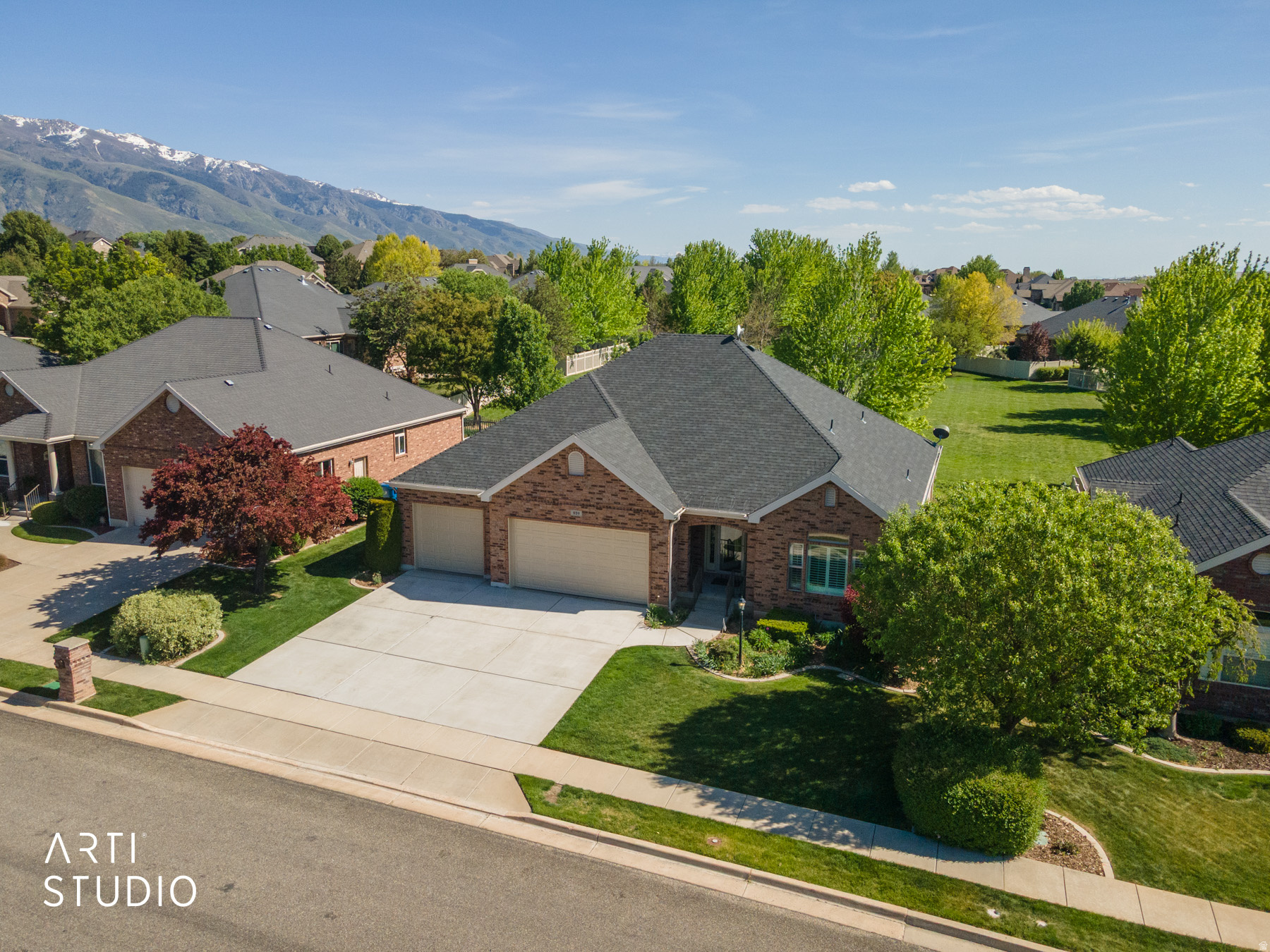 STONERIDGE AT PLEASANT VALLEY - Residential