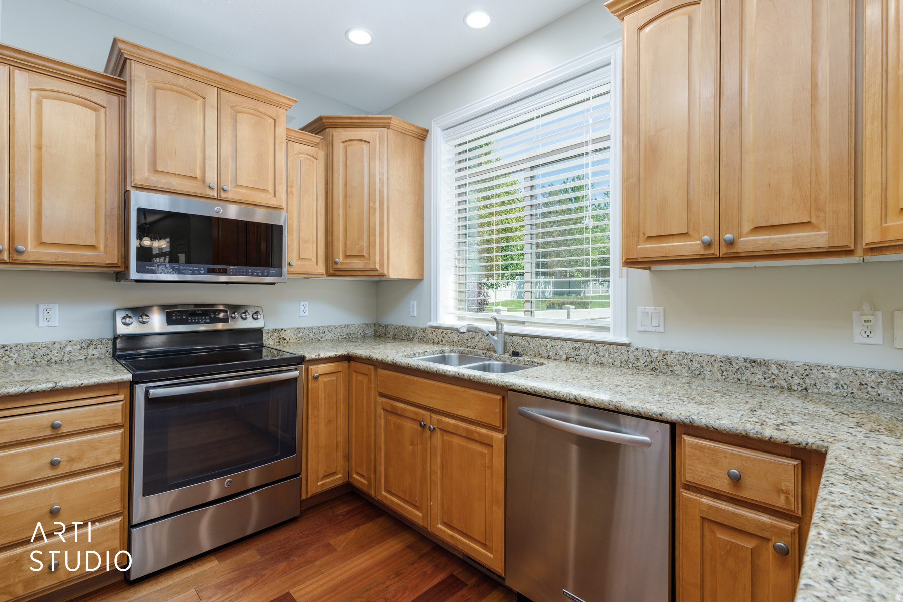 STONERIDGE AT PLEASANT VALLEY - Residential