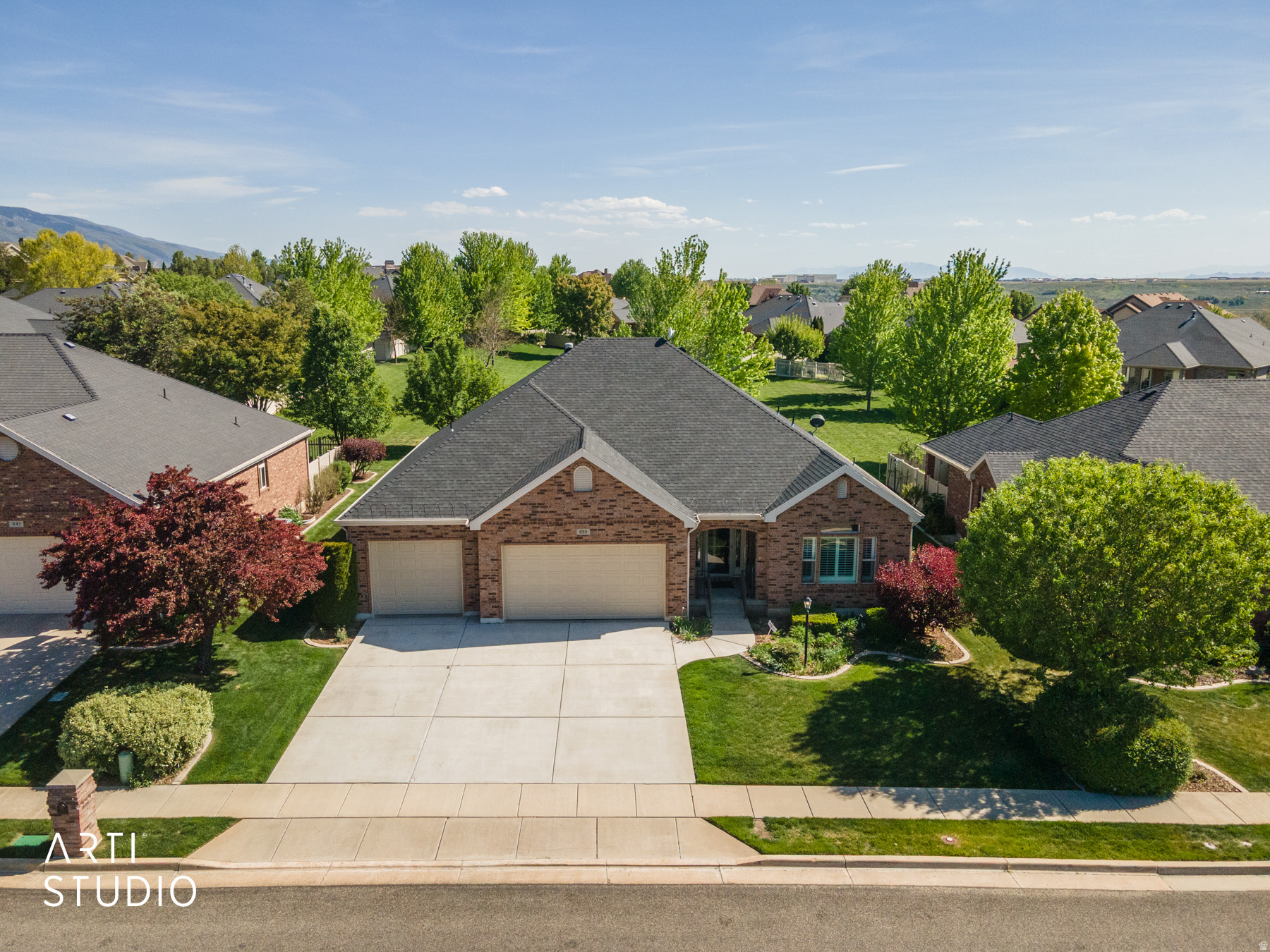 STONERIDGE AT PLEASANT VALLEY - Residential