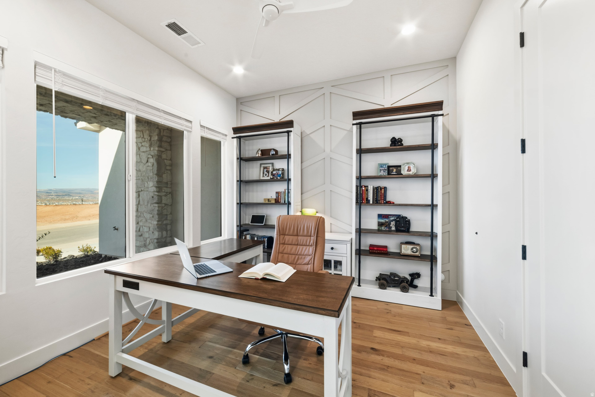 TEAKWOOD 6 - Residential