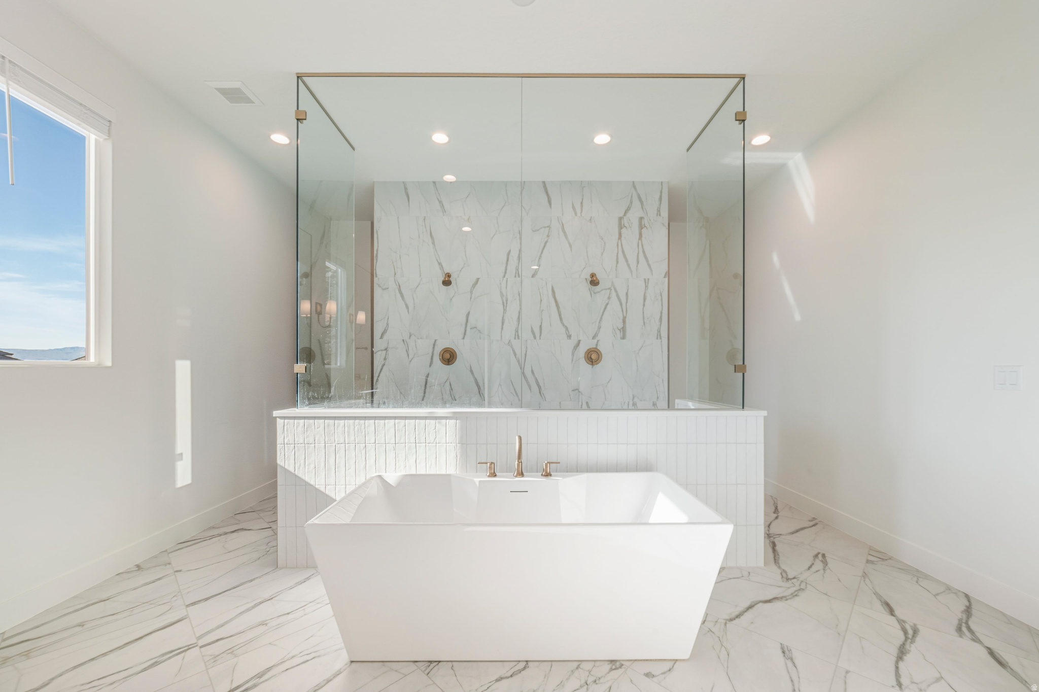 TEAKWOOD 6 - Residential