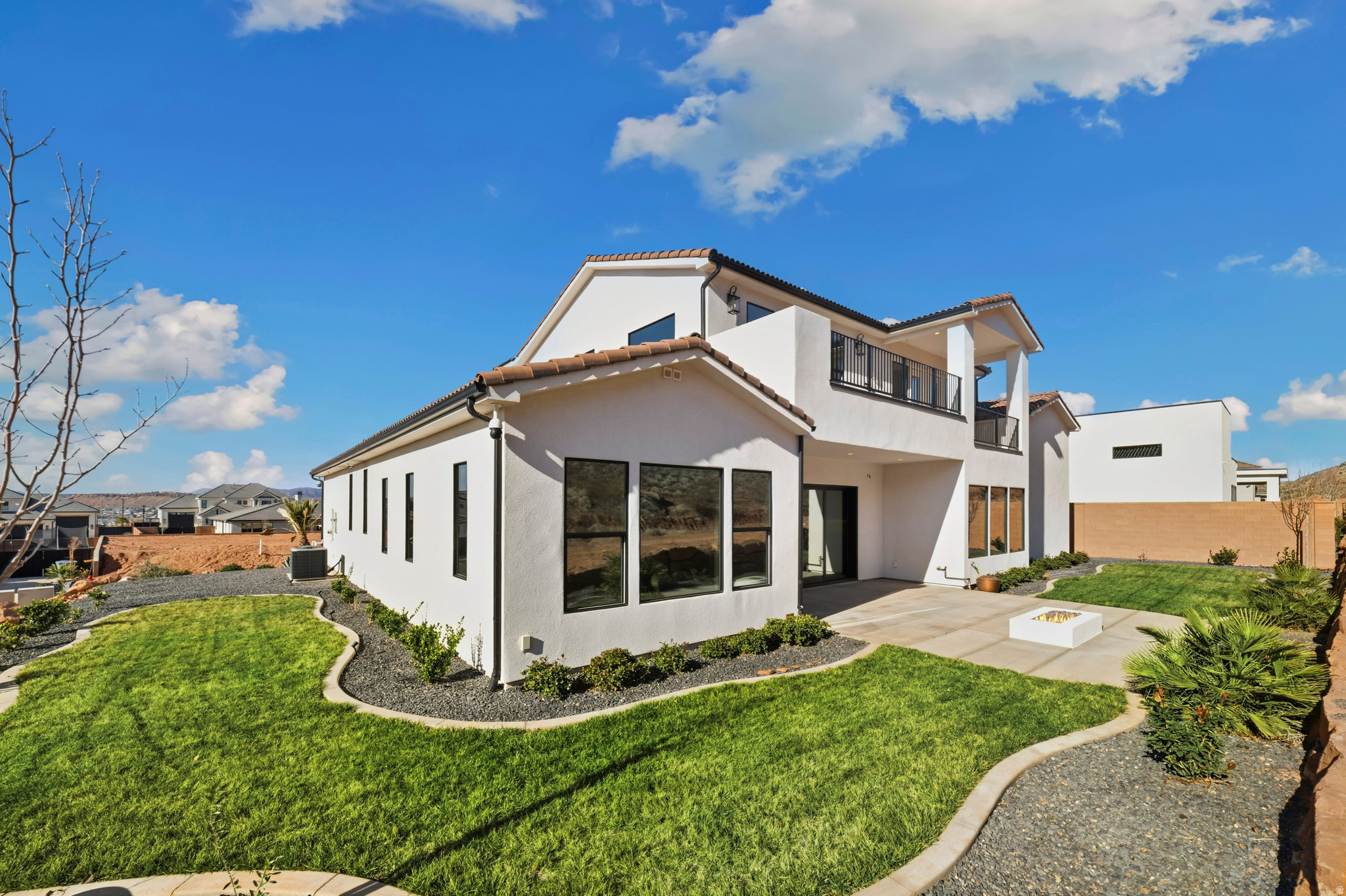 TEAKWOOD 6 - Residential