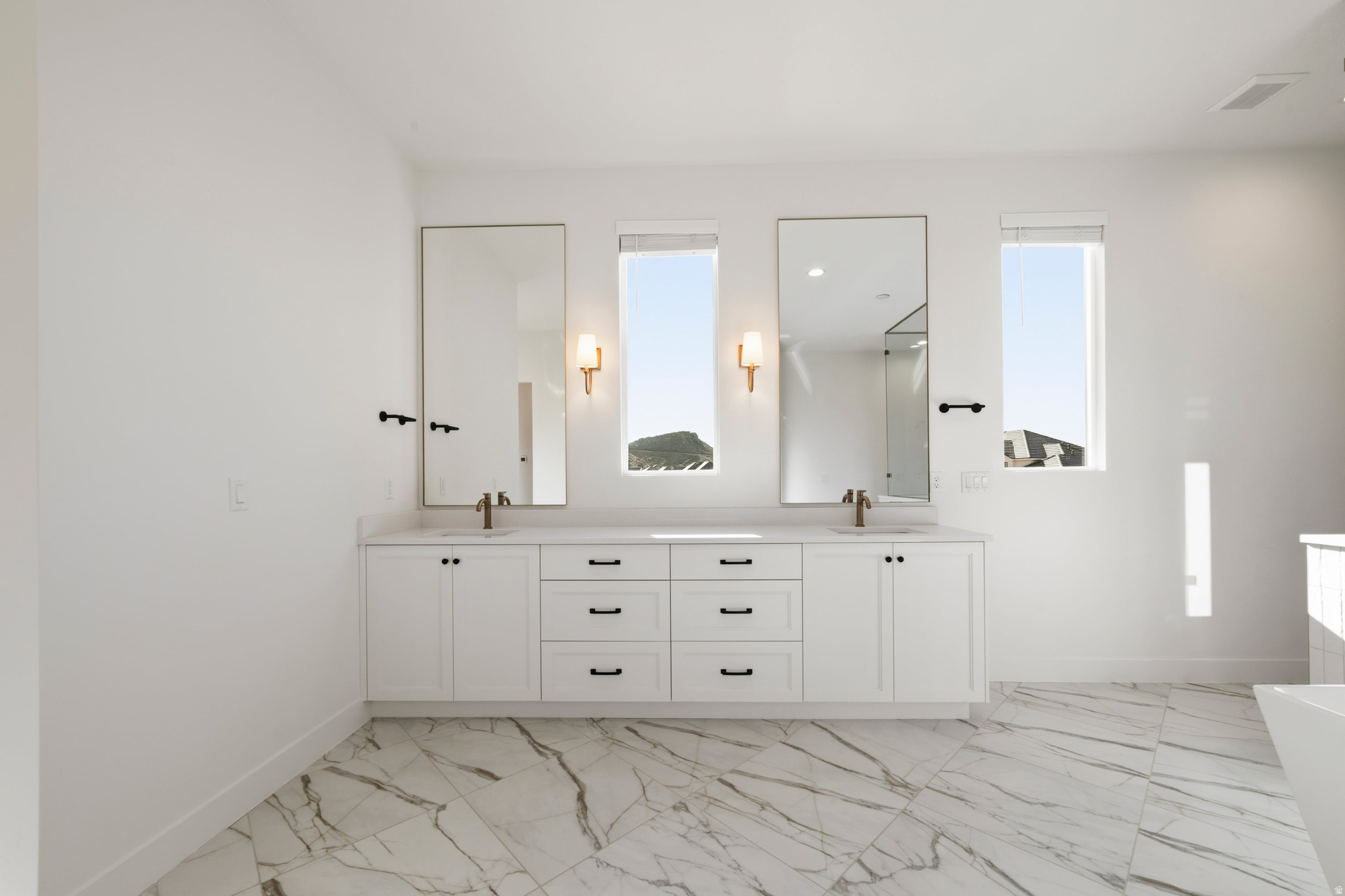 TEAKWOOD 6 - Residential