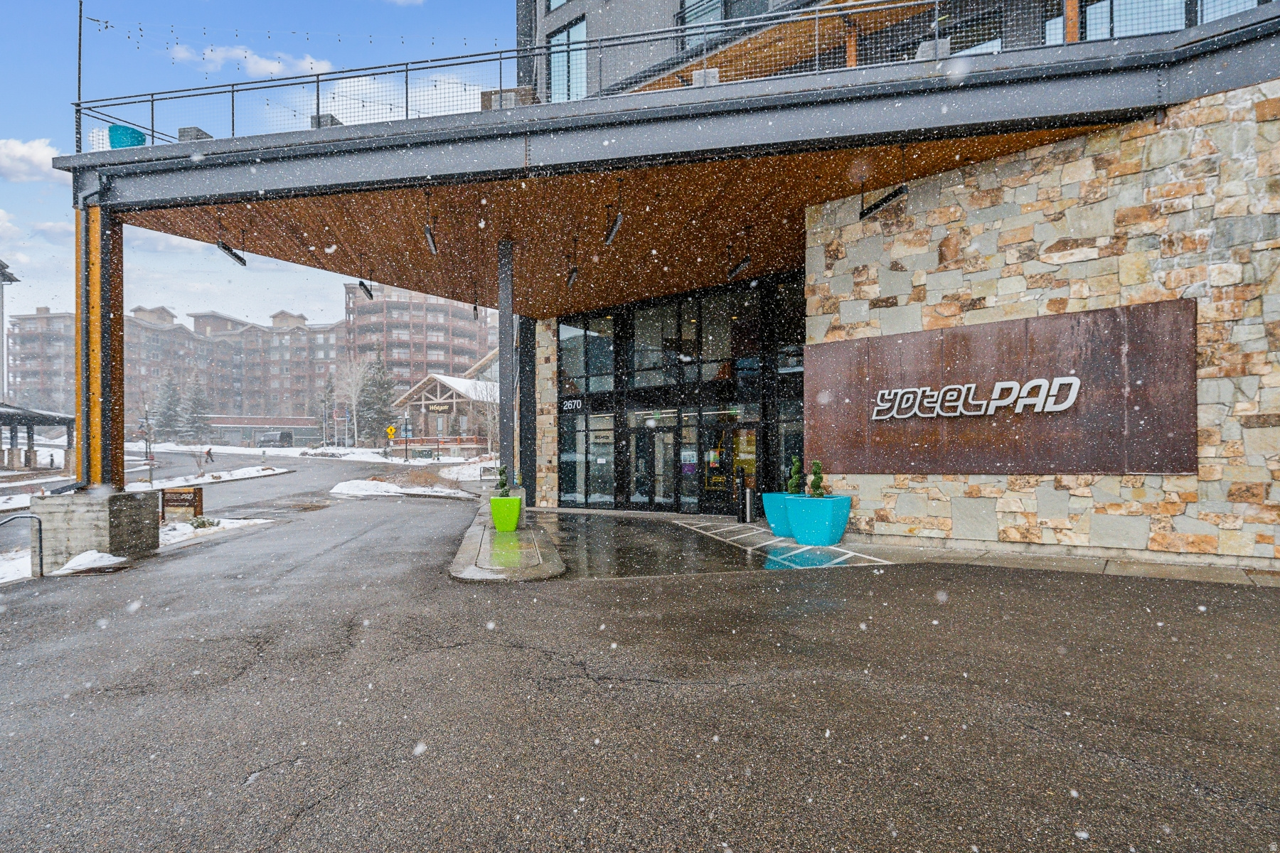 CANYON HAUS/ YOTEL - Residential