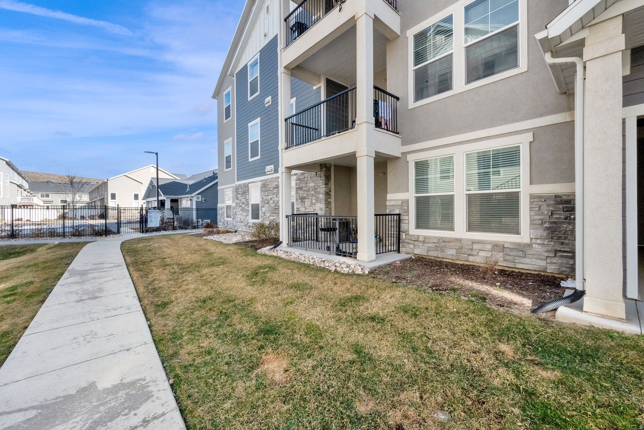 QUAILHILL - Residential